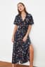 Trendyolmilla Lacivert Kuşaklı Yırtmaçlı Çiçek Desenli Midi Dokuma Gömlek Elbise TWOSS20EL2822