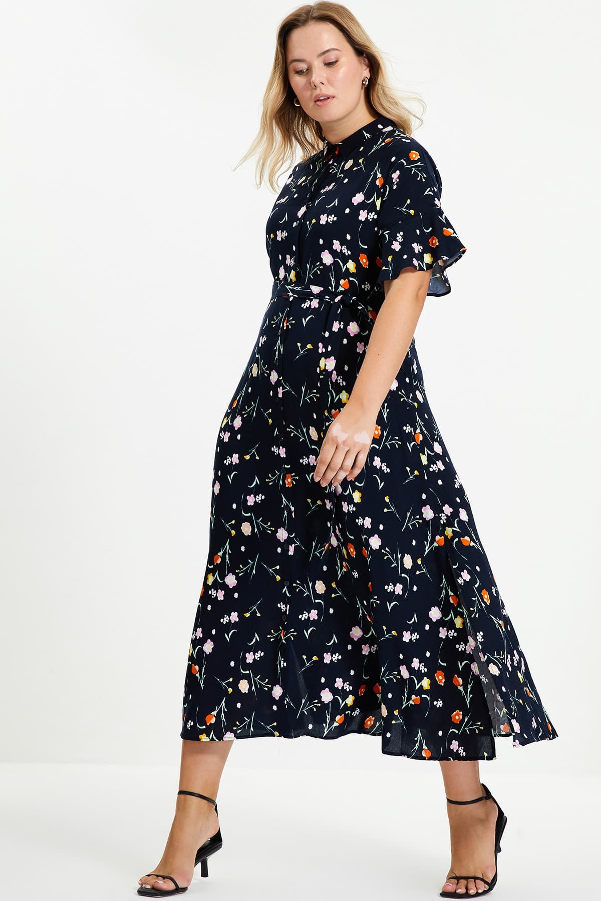 Trendyolmilla Lacivert Kuşaklı Yırtmaçlı Çiçek Desenli Midi Dokuma Gömlek Elbise TWOSS20EL2822