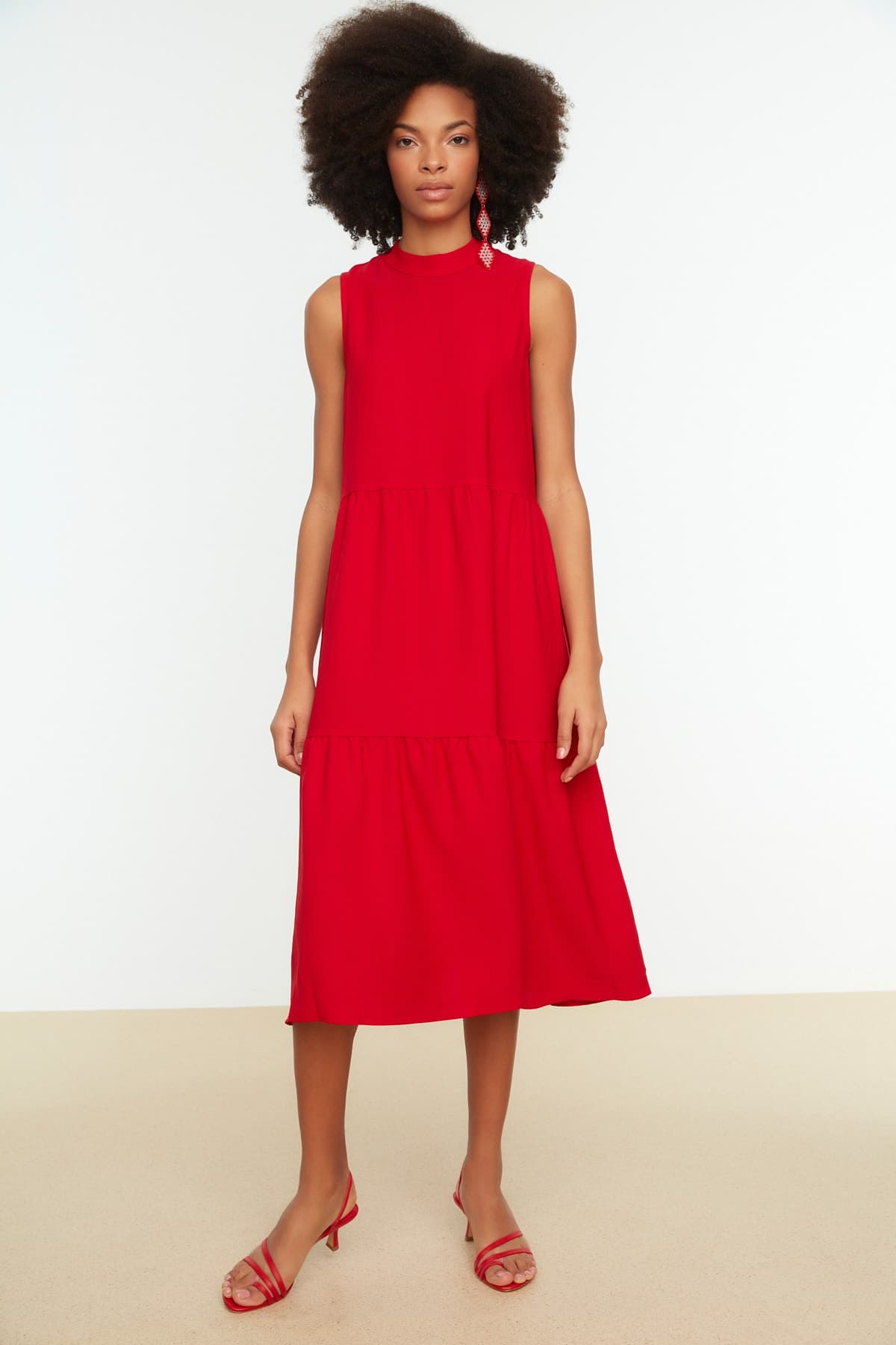 Trendyolmilla Kırmızı Shift/Düz Kesim Dik Yaka Midi Dokuma Elbise TWOSS20EL1864