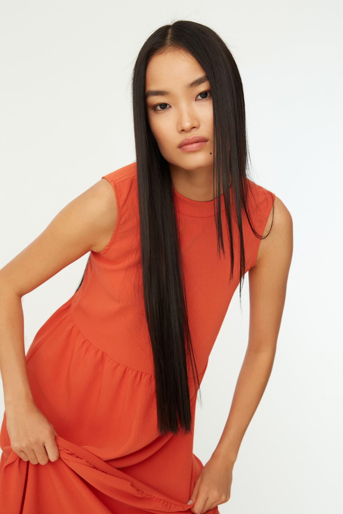 Trendyolmilla Turuncu Shift/Düz Kesim Dik Yaka Midi Dokuma Elbise TWOSS20EL1864