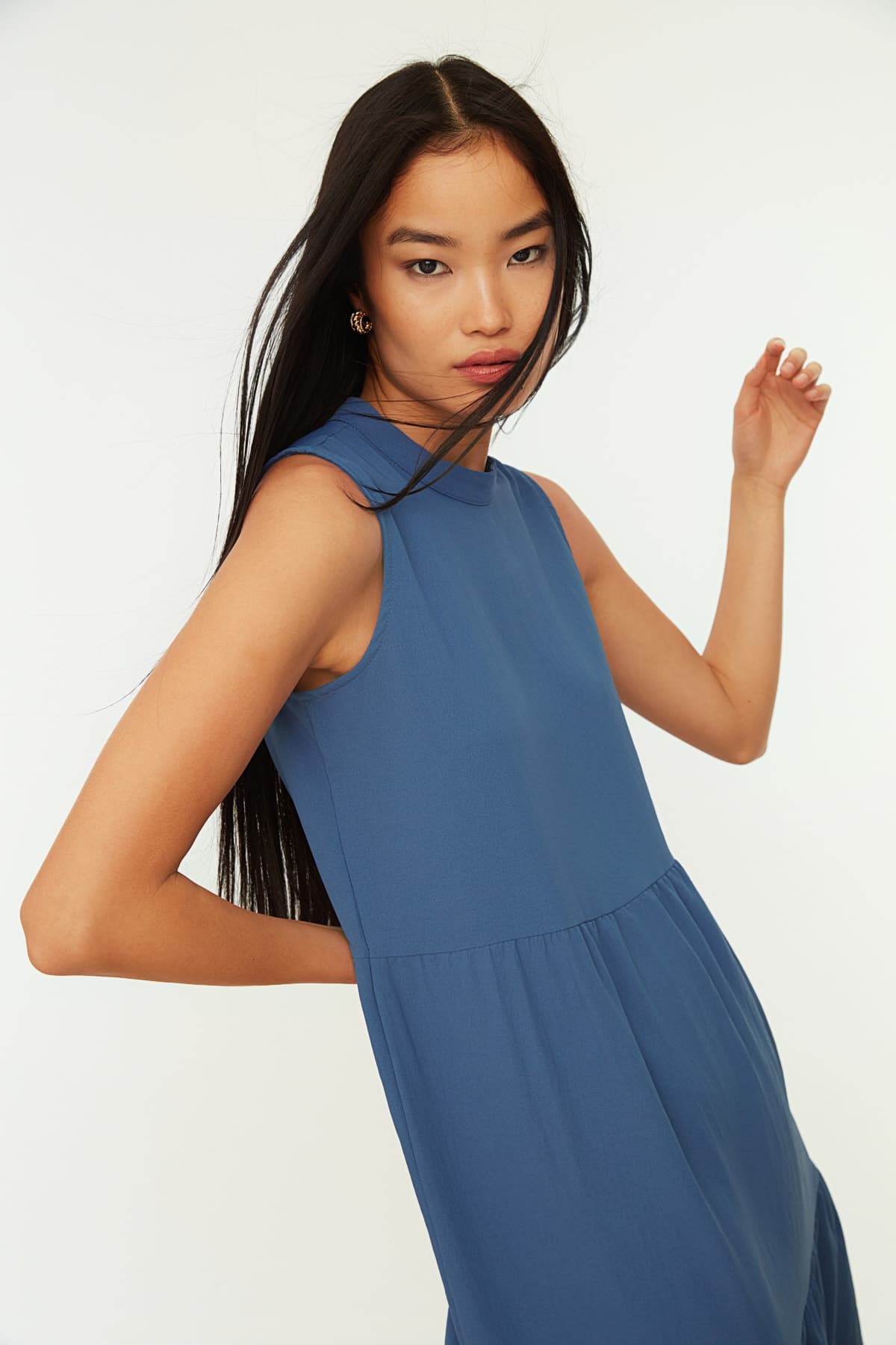 Trendyolmilla Mavi Shift/Düz Kesim Dik Yaka Midi Dokuma Elbise TWOSS20EL1864