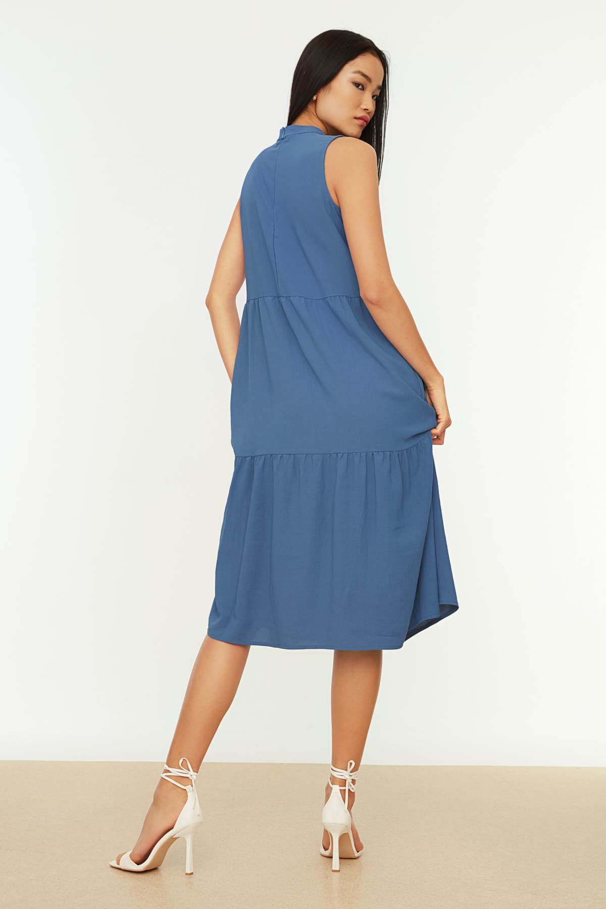 Trendyolmilla Mavi Shift/Düz Kesim Dik Yaka Midi Dokuma Elbise TWOSS20EL1864