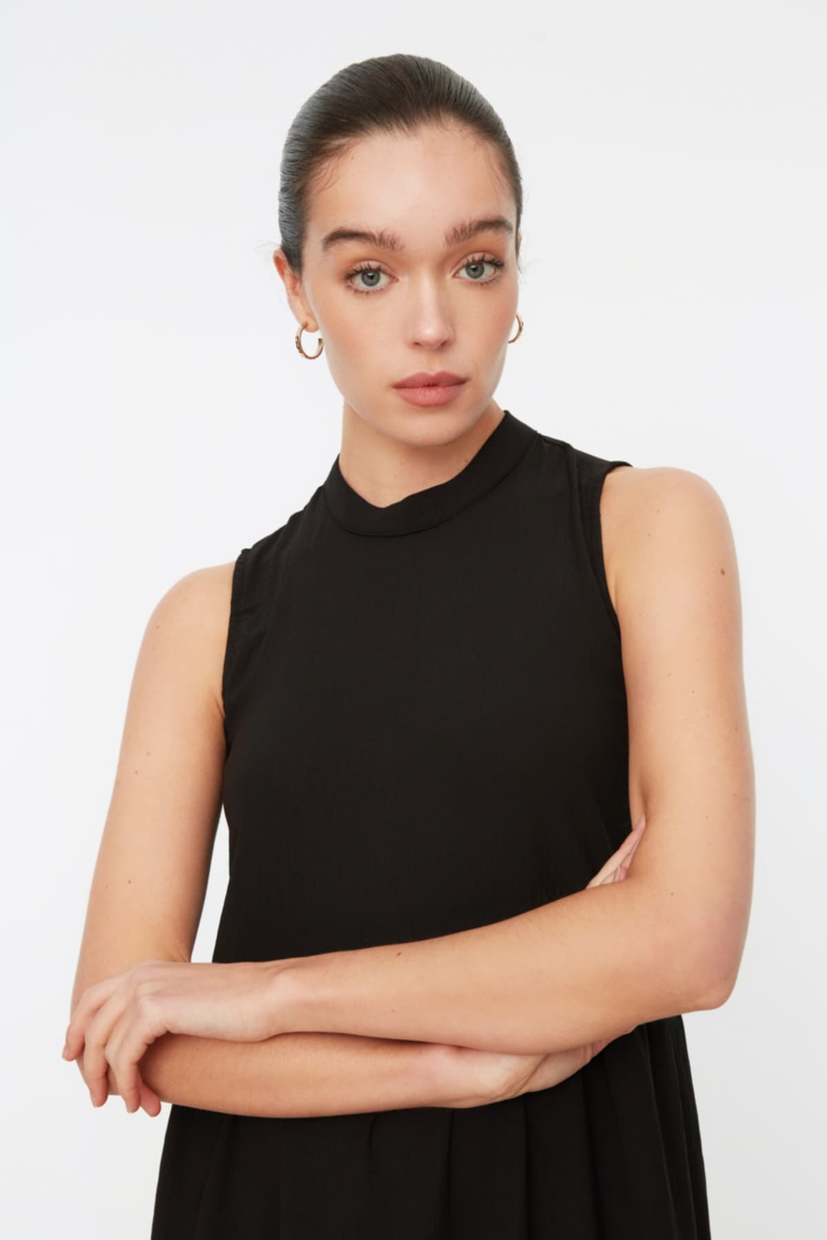 Trendyolmilla Siyah Shift/Düz Kesim Dik Yaka Midi Dokuma Elbise TWOSS20EL1864