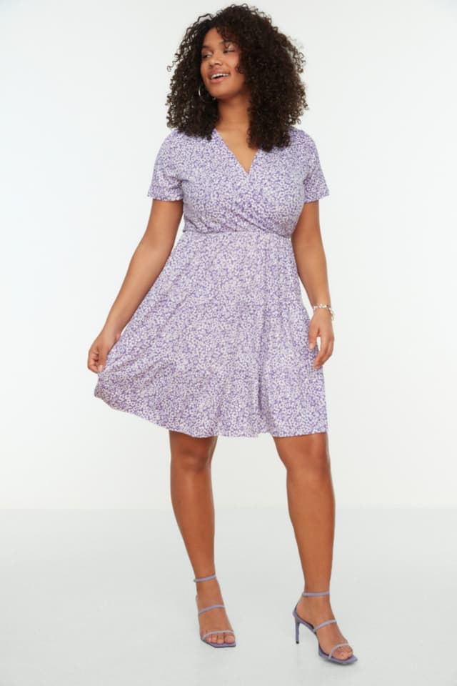 Product Trendyolmilla Curve Lila V Yaka Çiçek Desenli Stakter Örme Büyük Beden Elbise TBBSS22EL1638