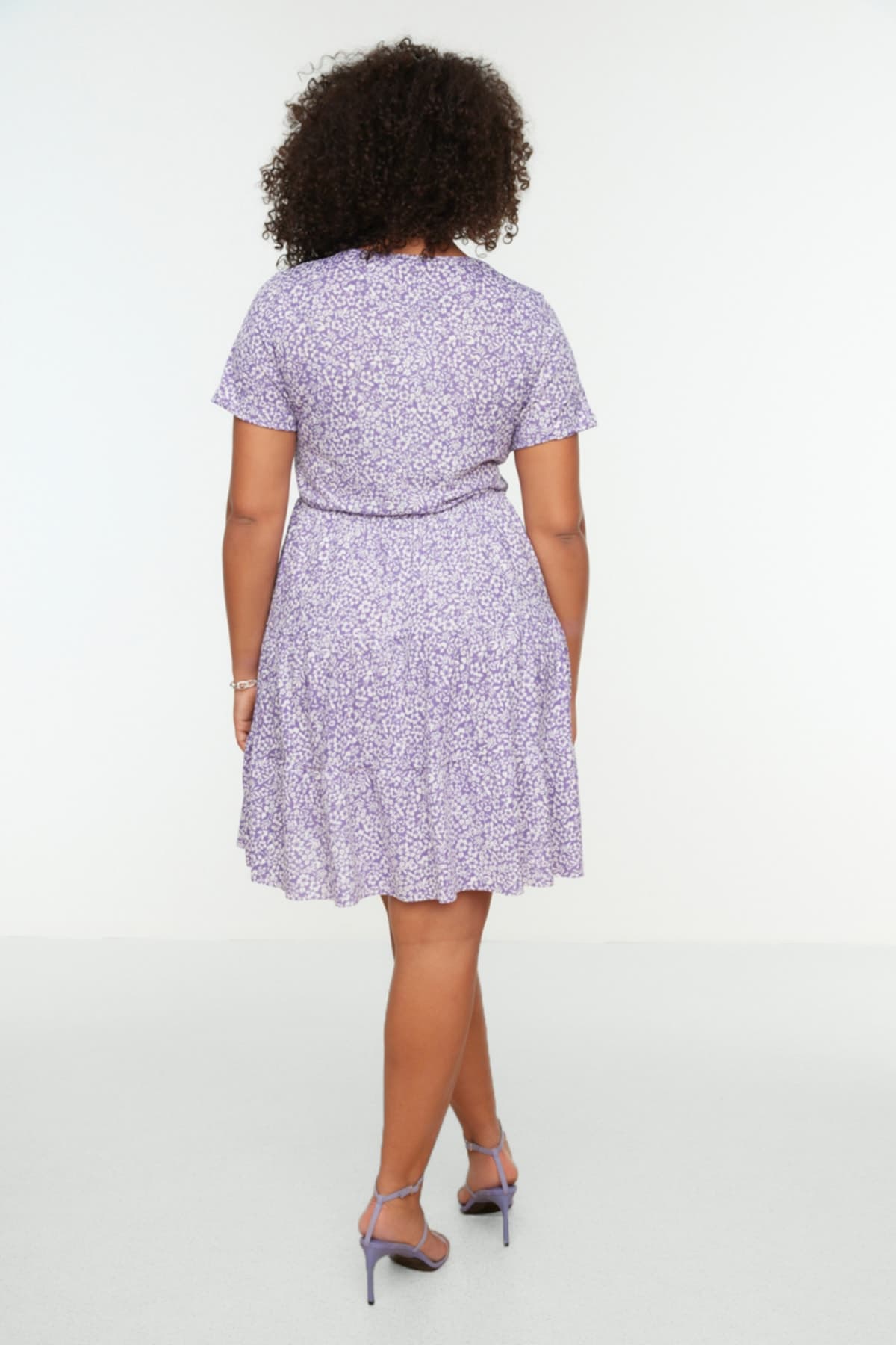 Trendyolmilla Curve Lila V Yaka Çiçek Desenli Stakter Örme Büyük Beden Elbise TBBSS22EL1638