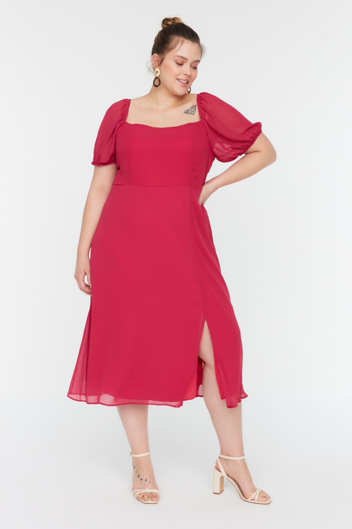 Fuşya Kare Yaka Balon Kollu Dokuma Yırtmaçlı Astarlı Şifon Elbise