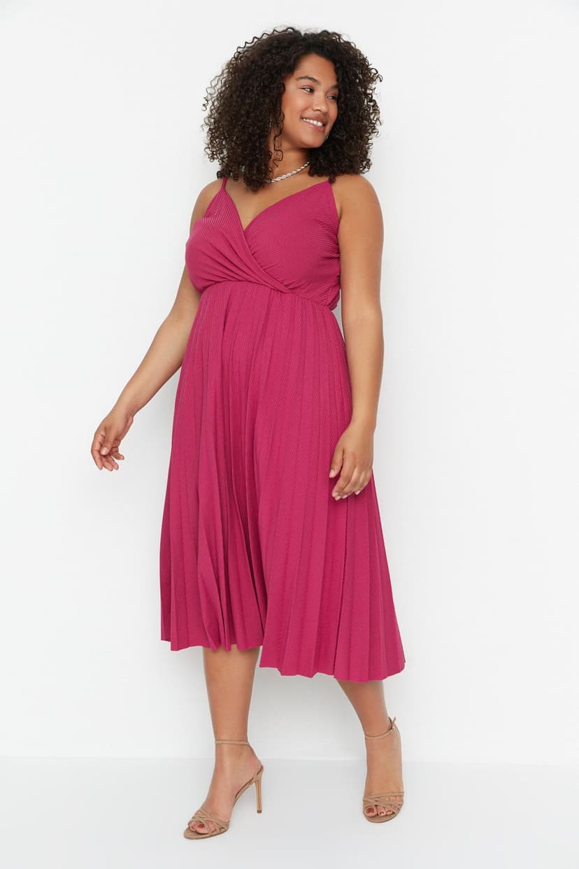 Trendyolmilla Curve Fuşya Kruvaze Yaka Askılı Örme Elbise TBBSS22EL1565