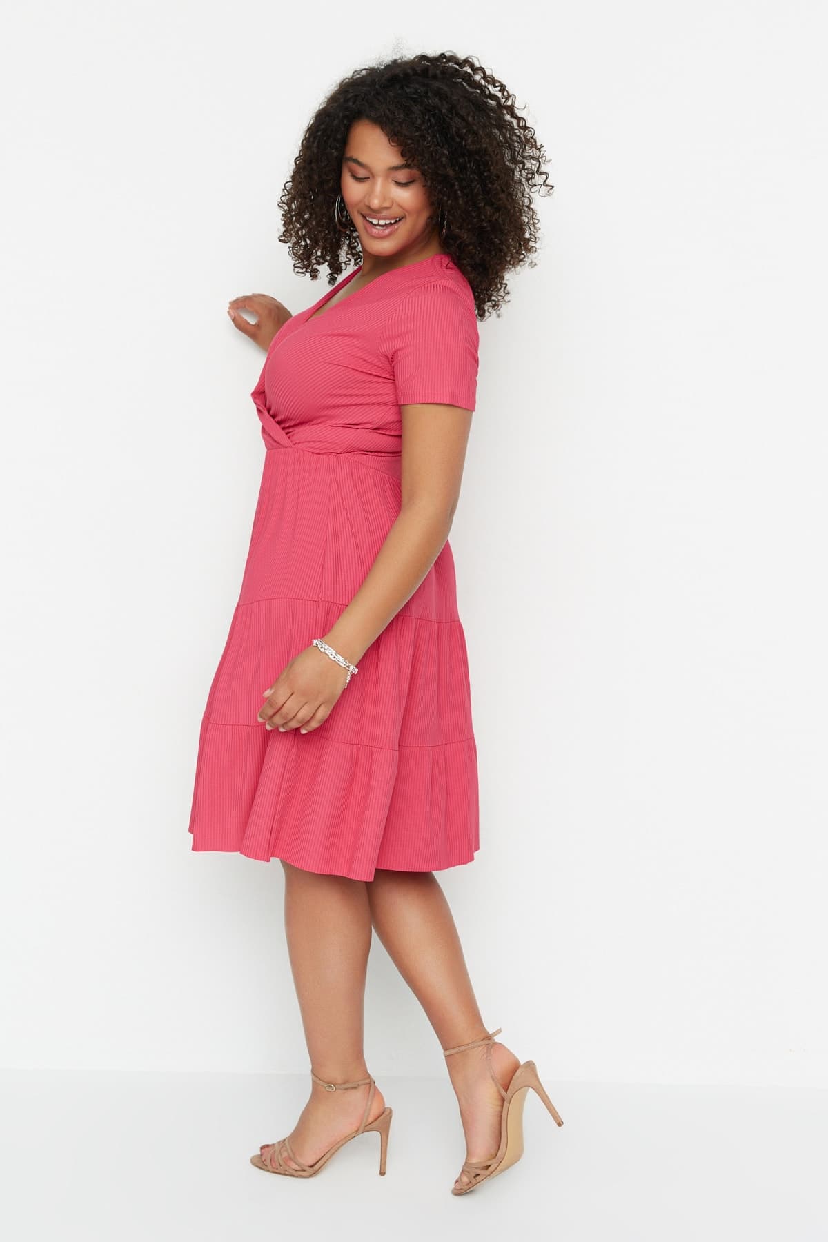 Trendyolmilla Curve Fuşya V Yaka Stakter Örme Büyük Beden Elbise TBBSS22EL1638