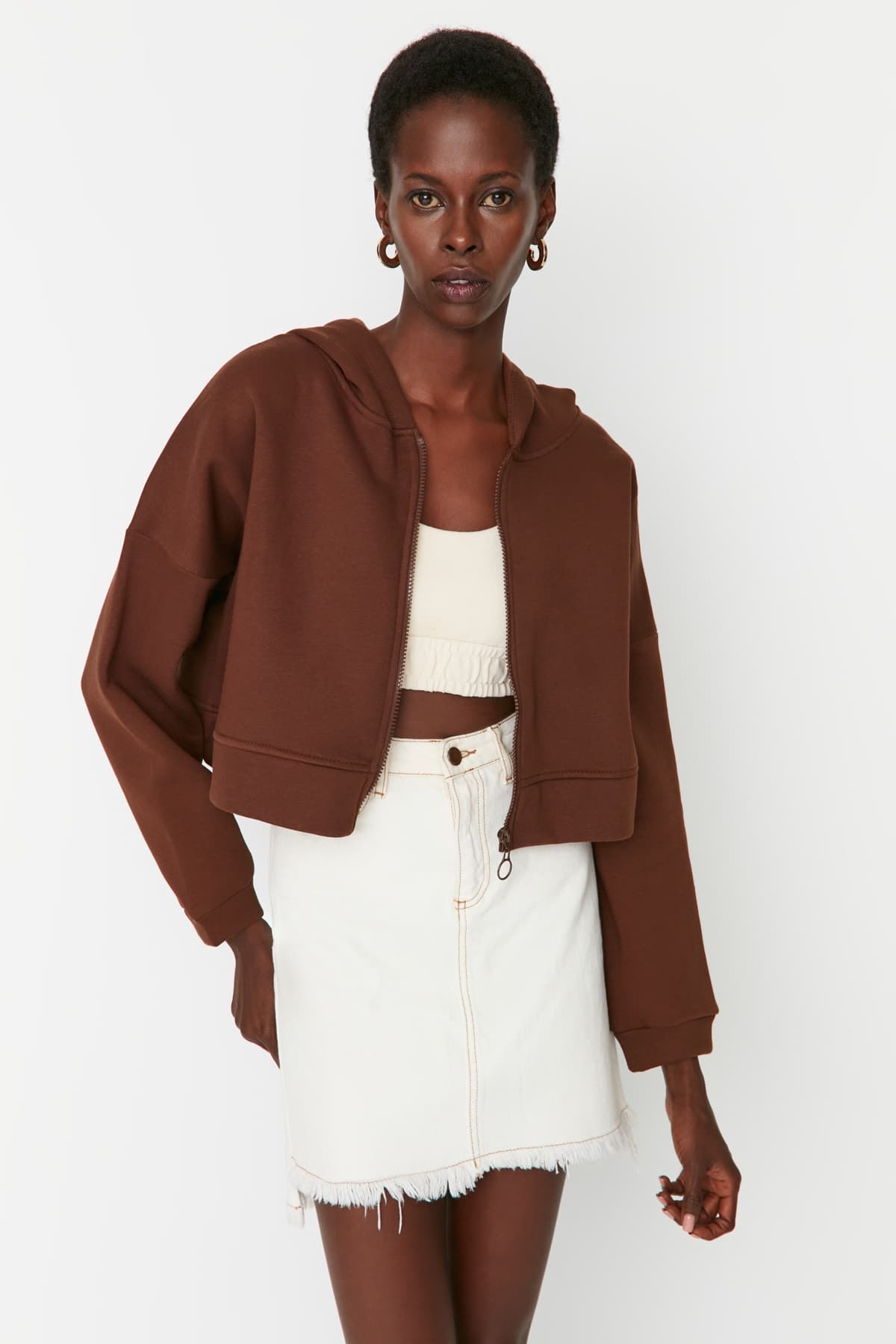 Kahverengi Fermuarlı Kapüşonlu Rahat Kesim Crop Kalın İçi Polarlı Örme Sweatshirt