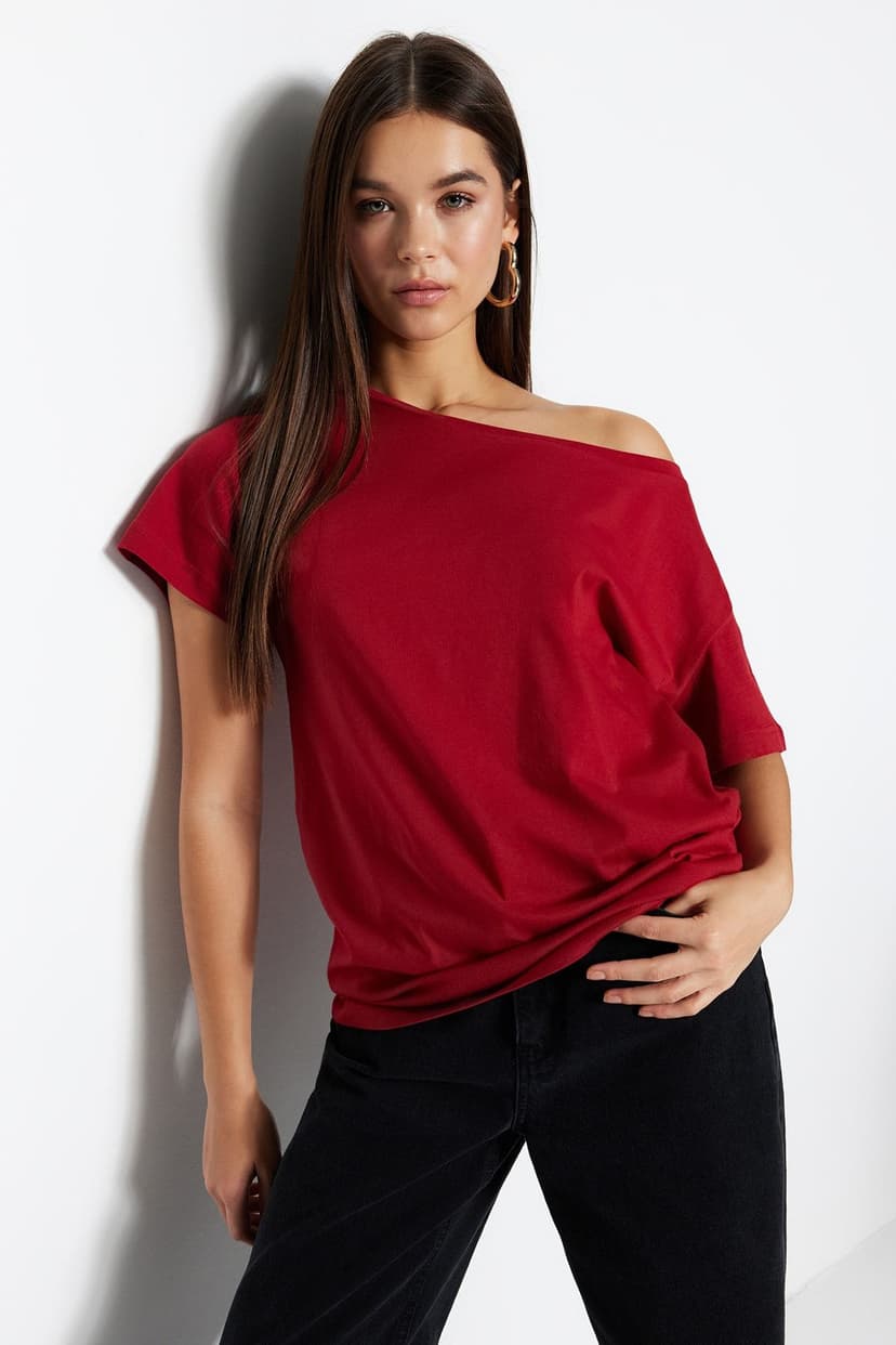 Product Kırmızı %100 Pamuk Oversize/Geniş Kalıp Kayık Yaka Örme T-Shirt