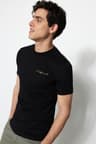 Siyah Slim/Dar Kesim Küçük Yazı Baskılı %100 Pamuklu Kısa Kol T-Shirt
