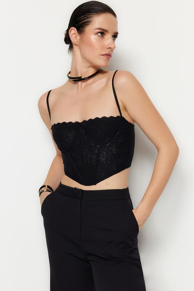 Product Siyah Crop Astarlı Korse Detaylı Agraflı Örme Dantel Büstiyer