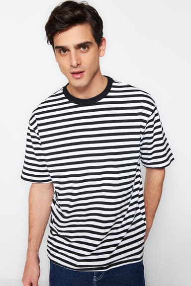 Siyah Oversize/Geniş Kesim Çizgili Kısa Kol T-Shirt