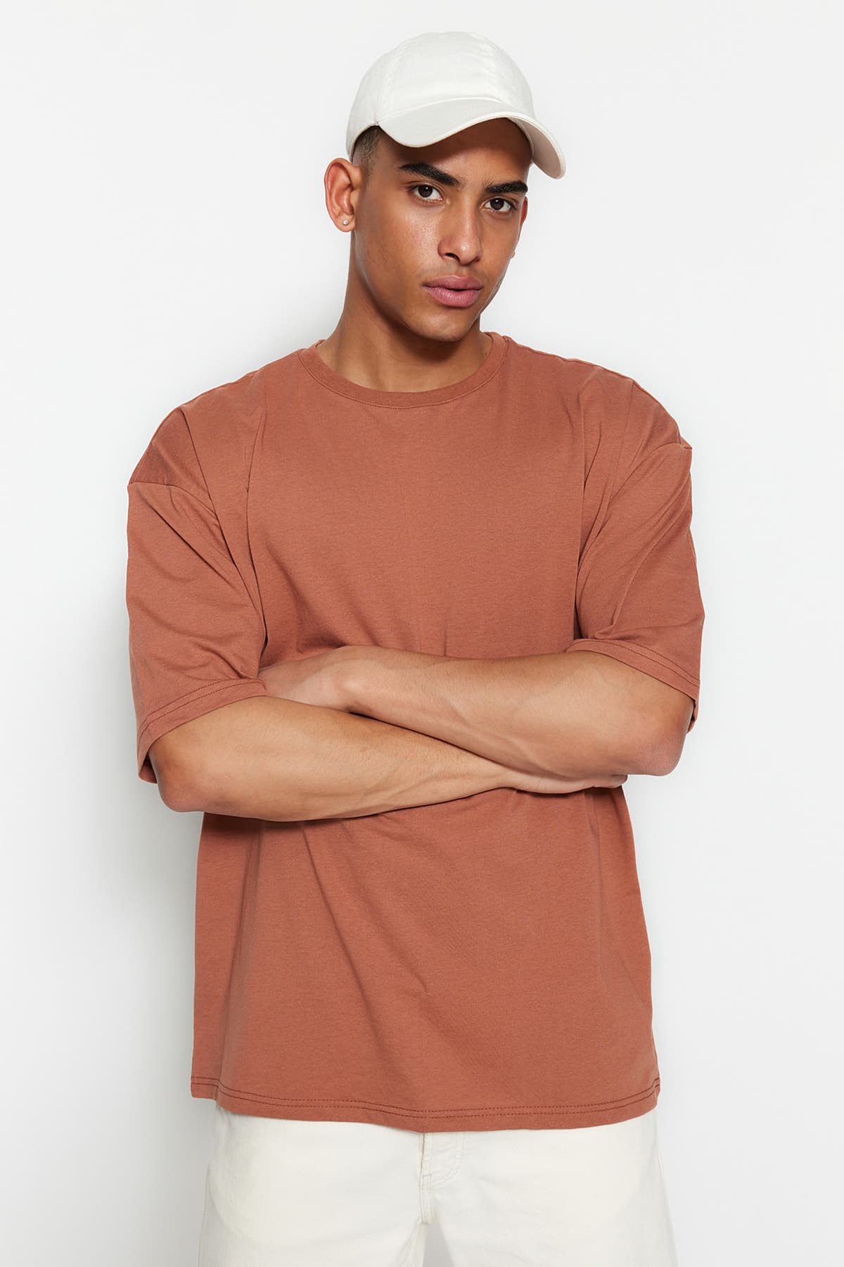 Kahverengi Basic Bisiklet Yaka Oversize/Geniş Kesim Kısa Kollu T-Shirt