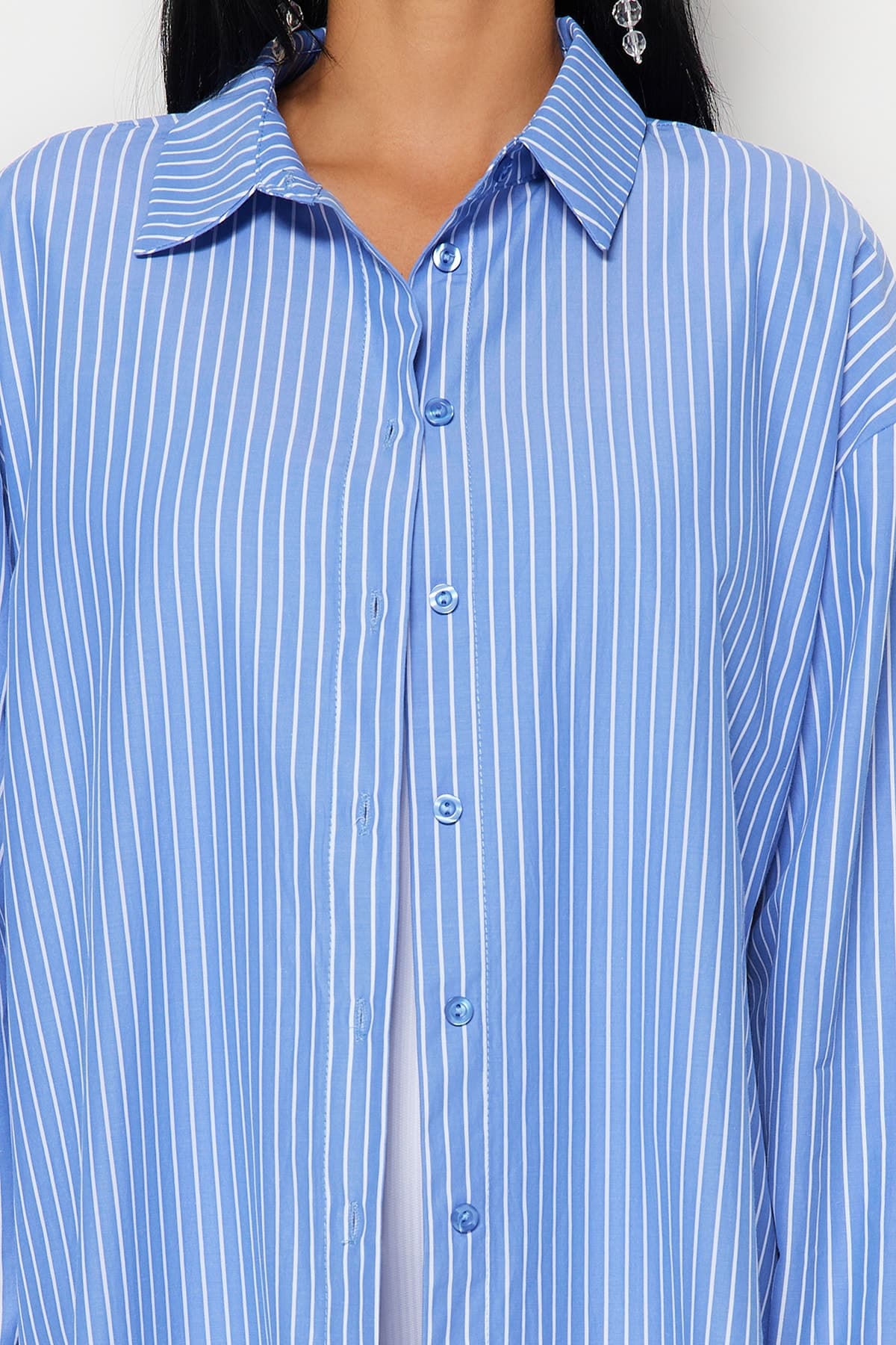 Trendyolmilla Mavi Çizgili Dokuma Plaj Gömleği TBESS22GO0664