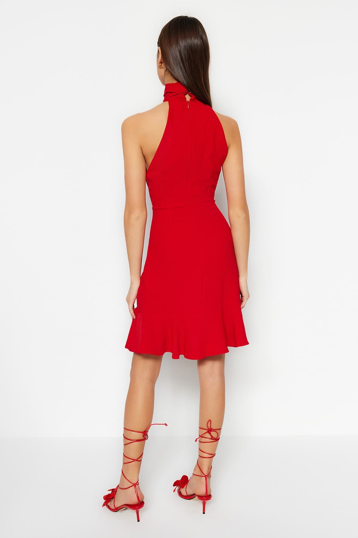 Trendyolmilla Kırmızı Halter Yaka A Kesim Astarlı Mini Dokuma Elbise TWOSS21EL1538
