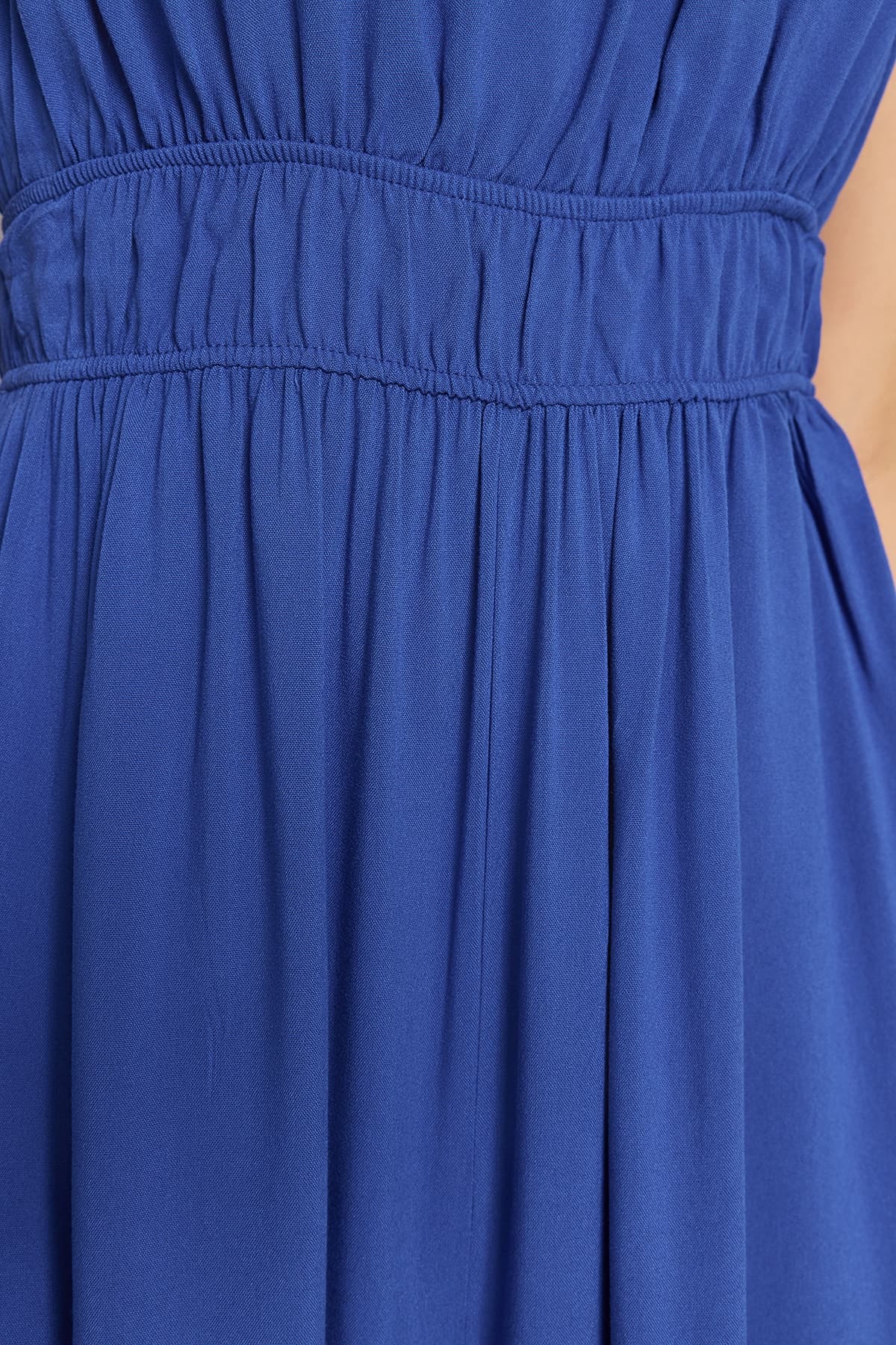 Trendyolmilla Indigo Beli Büzgü Detaylı Geniş Paça Maxi Dokuma Tulum TWOSS23TU00121