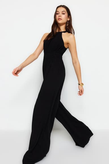 Trendyolmilla Siyah Beli Büzgü Detaylı Geniş Paça Maxi Dokuma Tulum TWOSS23TU00121