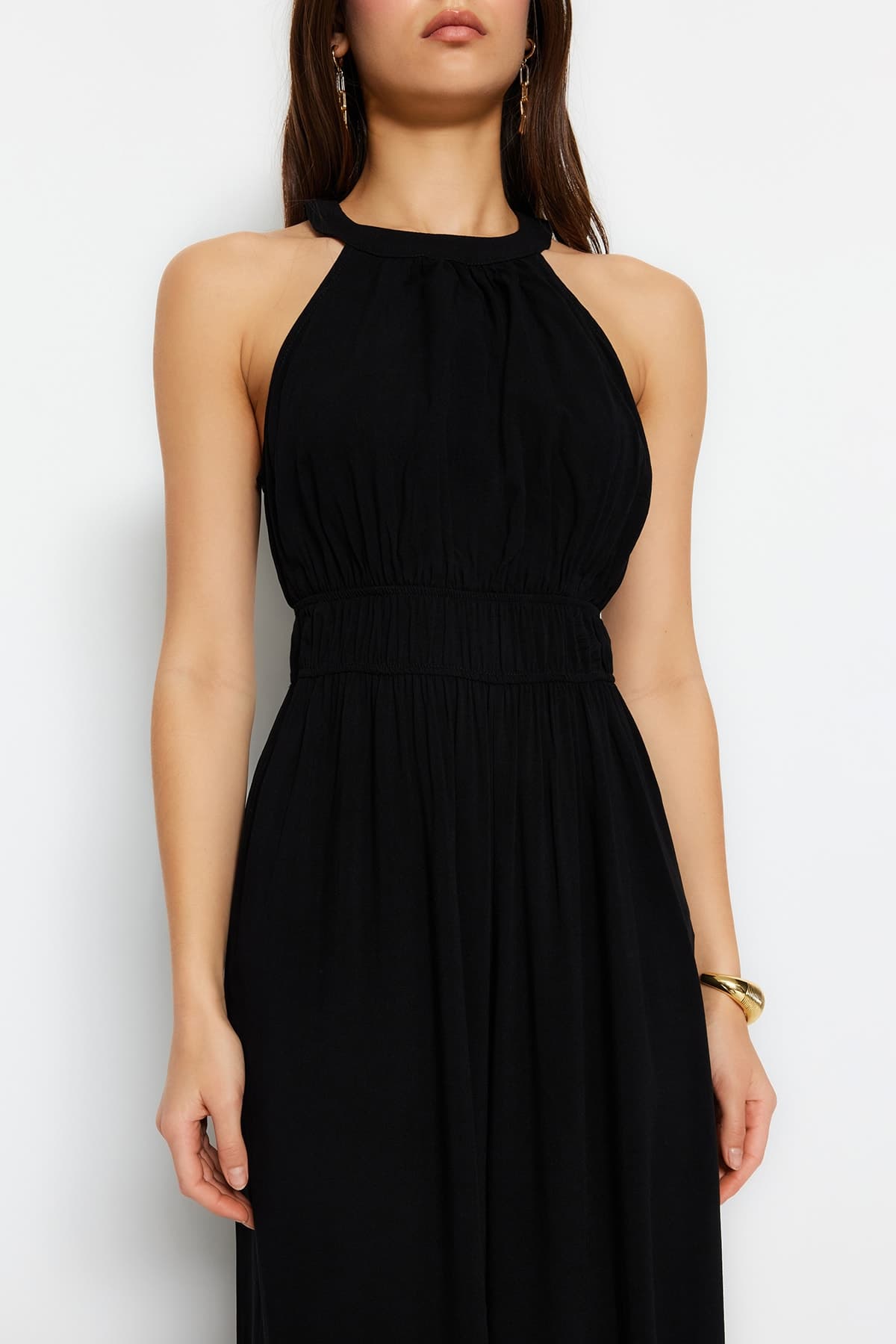 Trendyolmilla Siyah Beli Büzgü Detaylı Geniş Paça Maxi Dokuma Tulum TWOSS23TU00121