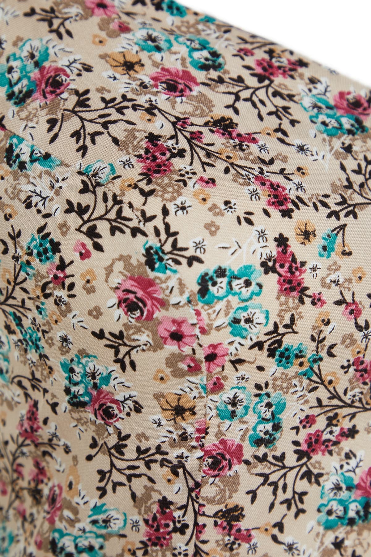 Trendyolmilla Curve Bej Çiçekli V Yaka Dokuma Ayarlanabilir Askılı Uzun Elbise TBBSS22AH0055