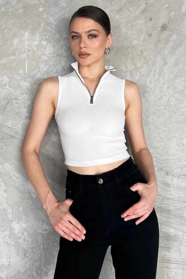 Product Kadın Yarım Fermuarlı Fitilli Crop Top Bluz Beyaz TZL-P-00016993