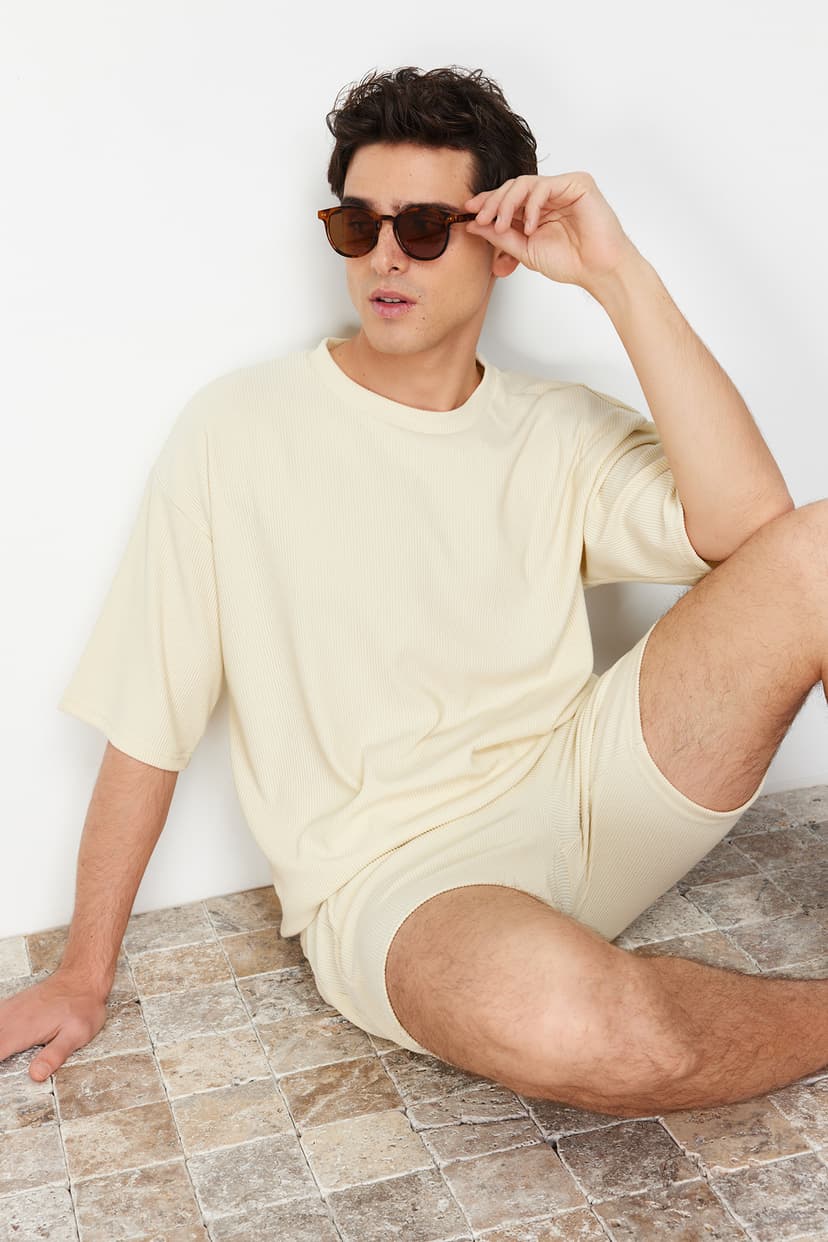 Ekru Premium Oversize Bisiklet Yaka Kısa Kol Dokulu Ottoman T-Shirt