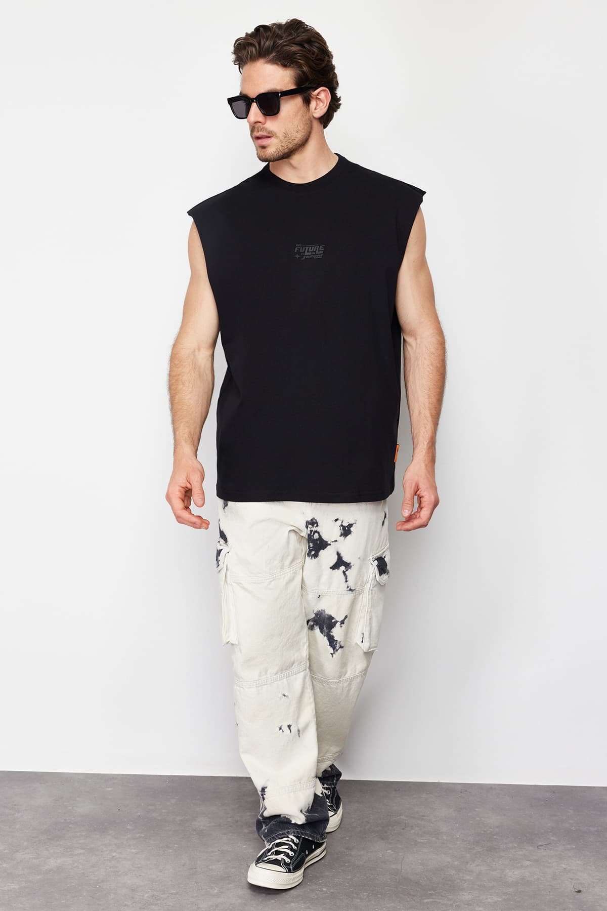 Siyah Oversize/Geniş Kesim Kabarık Yazı Baskılı Etiketli T-Shirt/Atlet