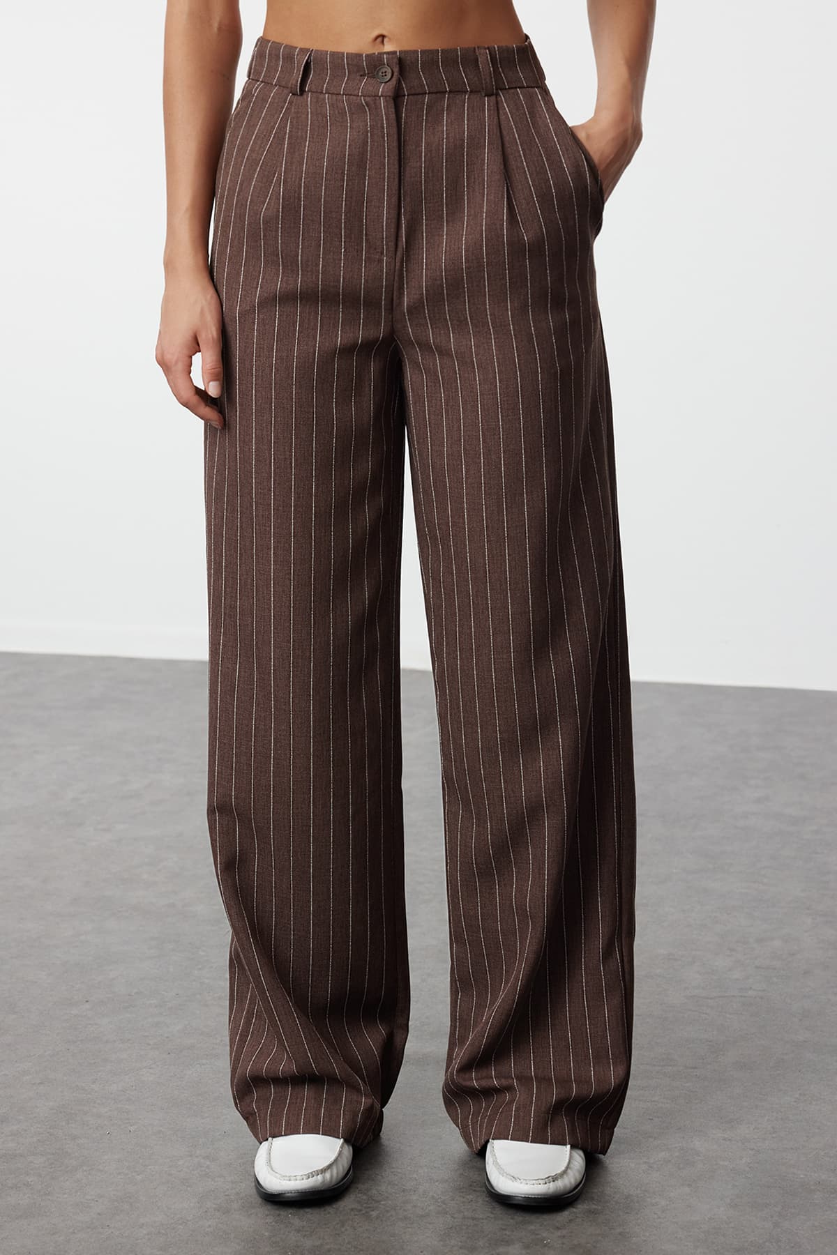 Trendyolmilla Vizon Yüksek Bel Wide Leg/Geniş Paça Çizgili Dokuma Pantolon TWOSS22PL0100