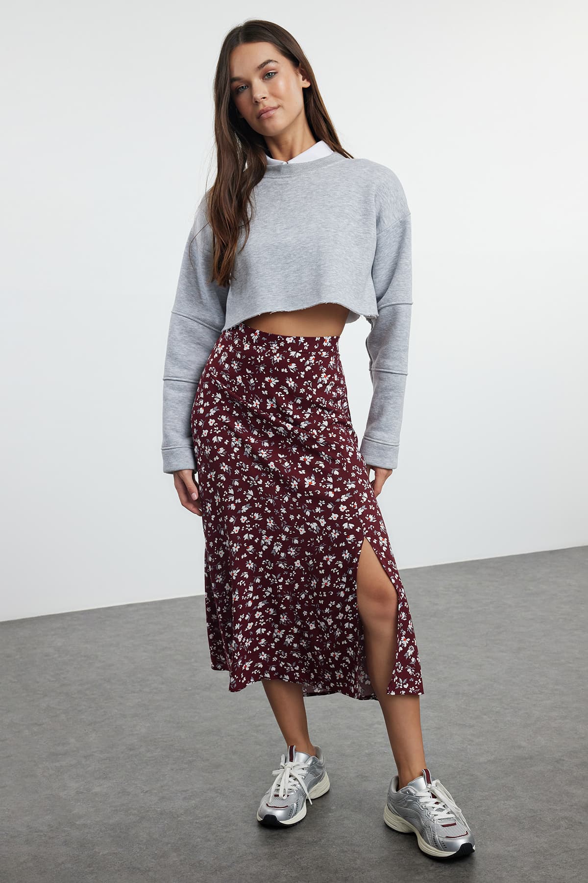 Bordo Yırtmaç Detaylı Çiçek Desenli Viskon Kumaşlı Midi Dokuma Etek