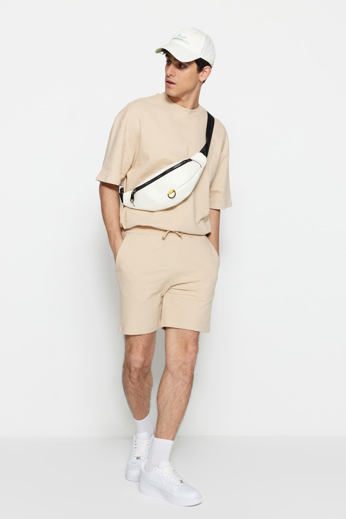 Premium Bej Regular %100 Pamuklu Dokulu Şort