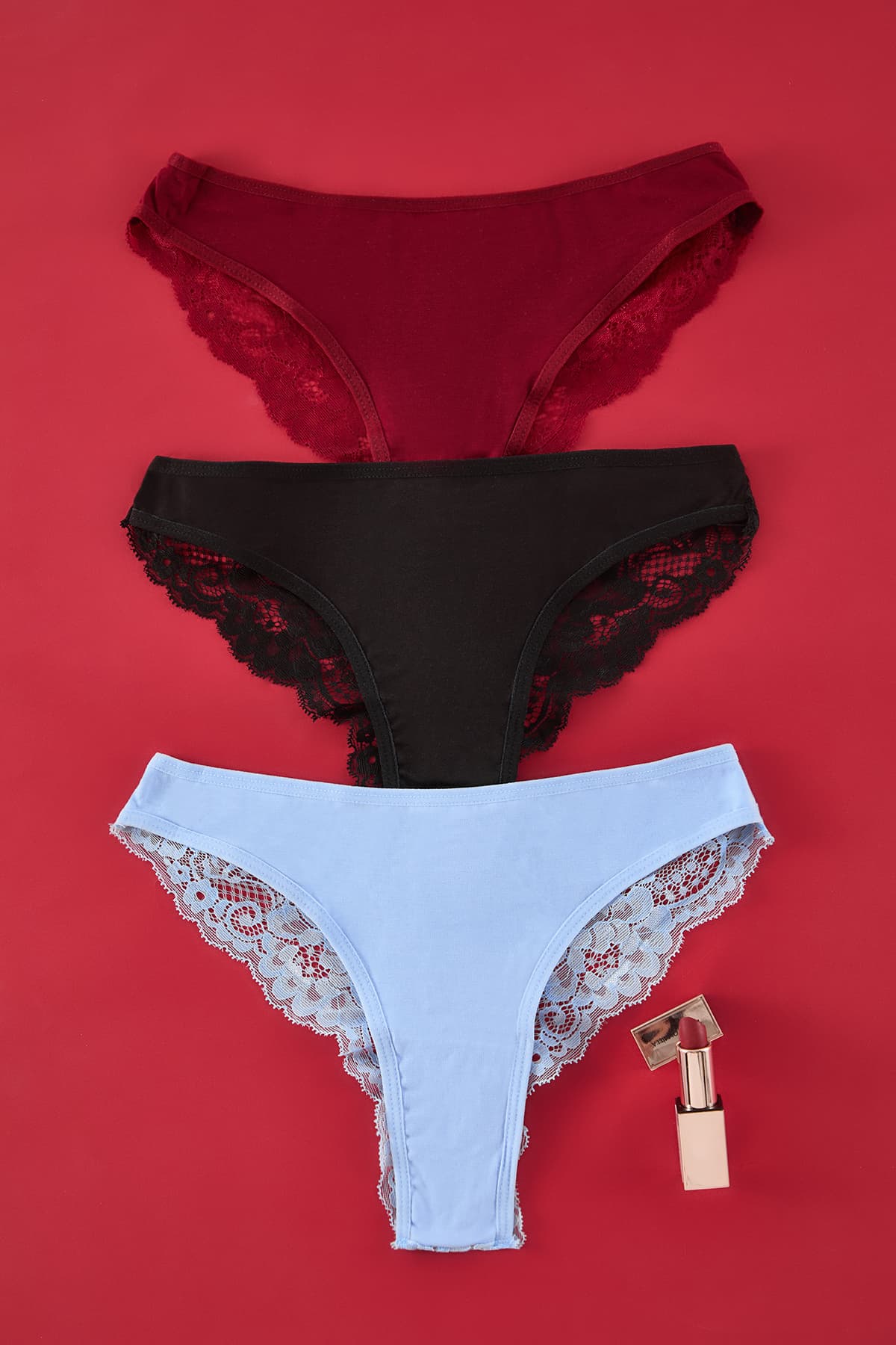 Siyah-Mavi-Bordo 3'lü Paket Pamuklu Dantel Detaylı Tanga Örme Külot