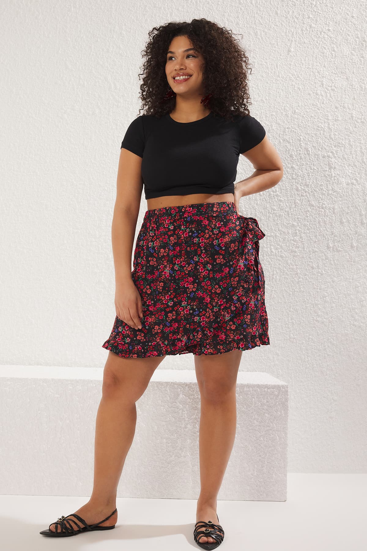 Çok Renkli Çiçekli Dokuma Bağlamalı Büyük Beden Şort Etek