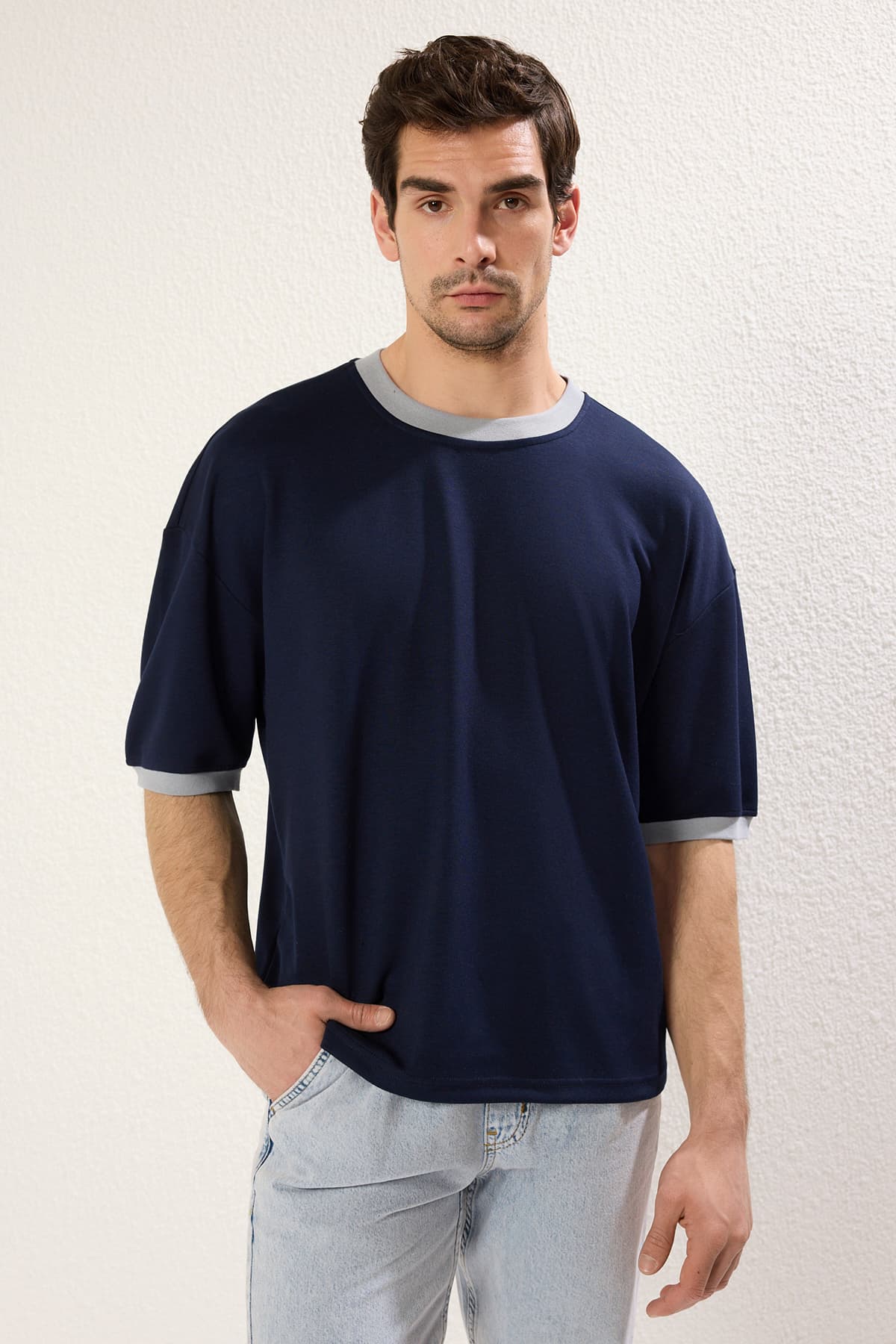 Lacivert Boxy Fit/Kare Kesim Yumuşak Doku İnterlok Kumaş T-Shirt