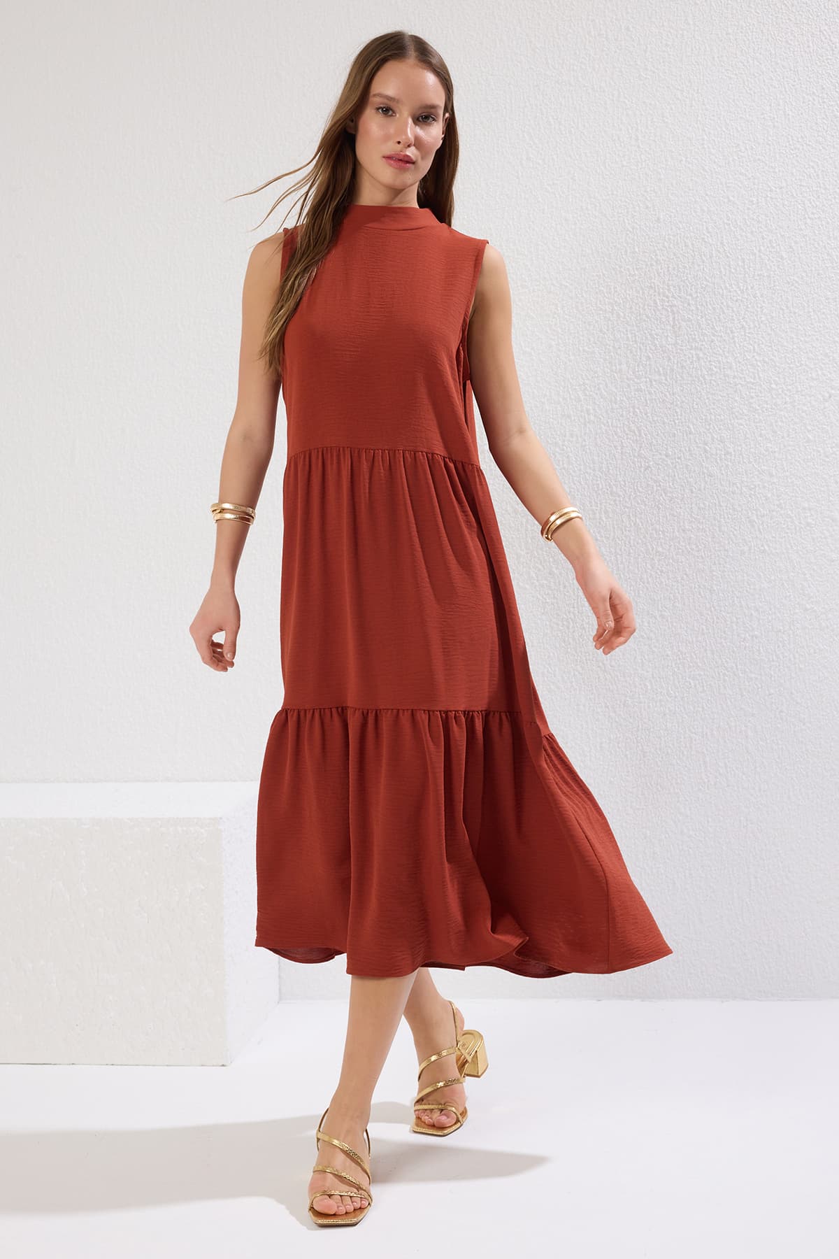 Trendyolmilla Kiremit Shift/Düz Kesim Dik Yaka Midi Dokuma Elbise TWOSS20EL1864