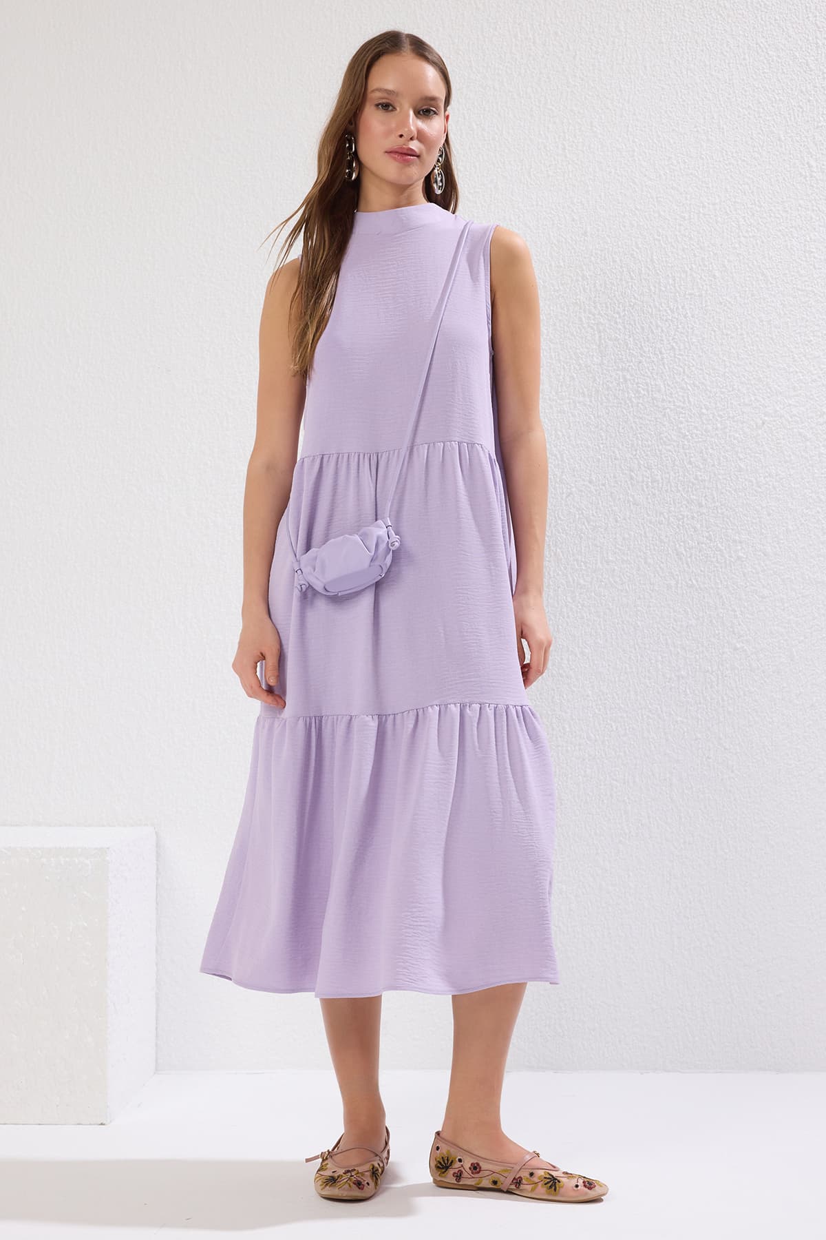 Trendyolmilla Mor Shift/Düz Kesim Dik Yaka Midi Dokuma Elbise TWOSS20EL1864