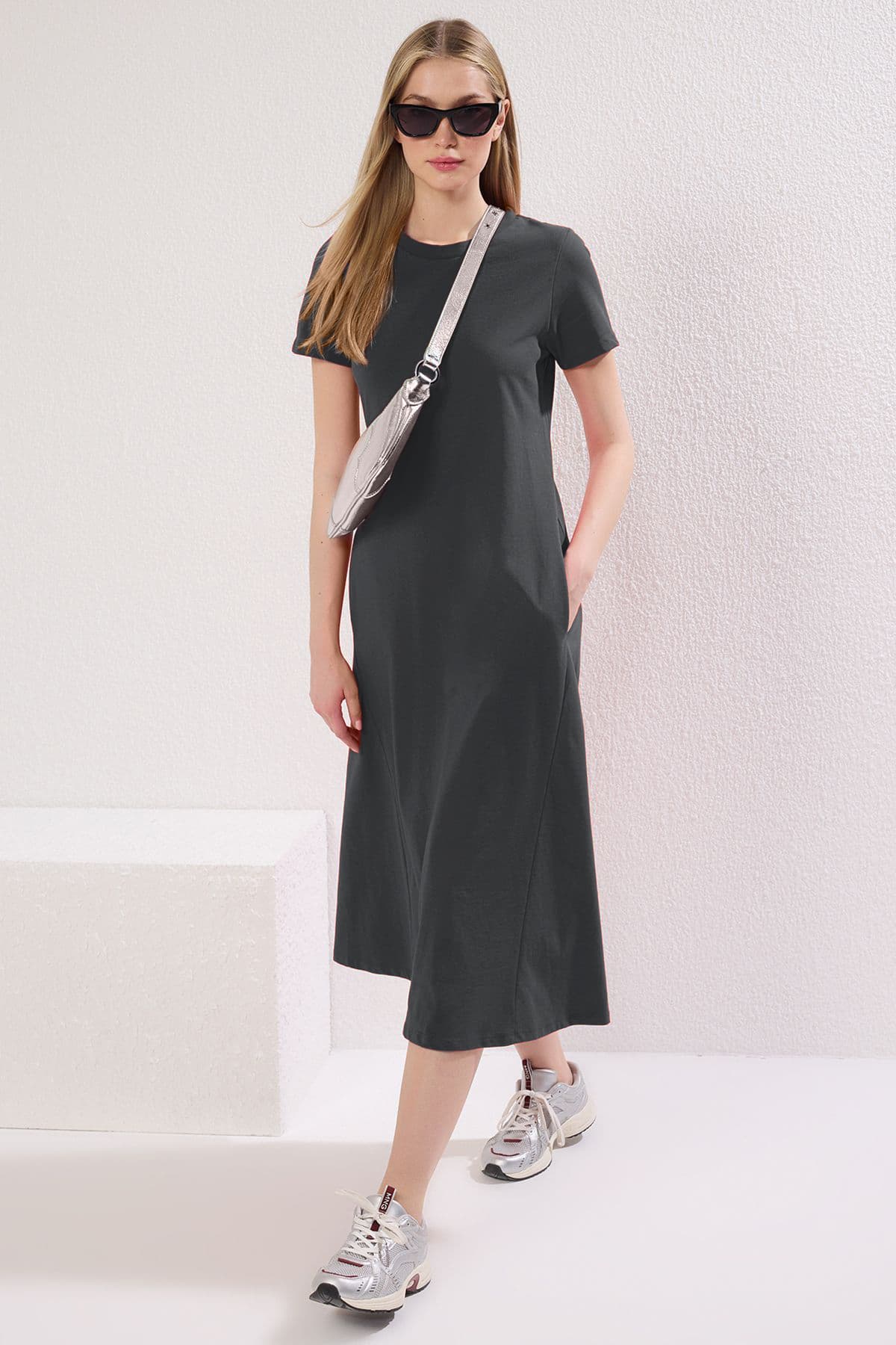 antrasit Düz T-shirt Elbise Cep Midi Örme Elbise