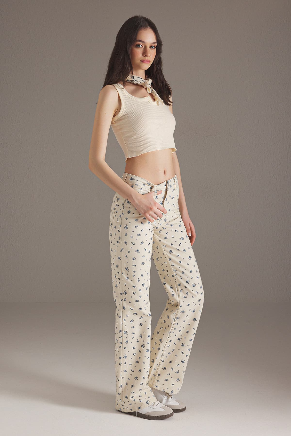 Ekru Çiçek Baskılı Normal Bel Wide Leg Jeans
