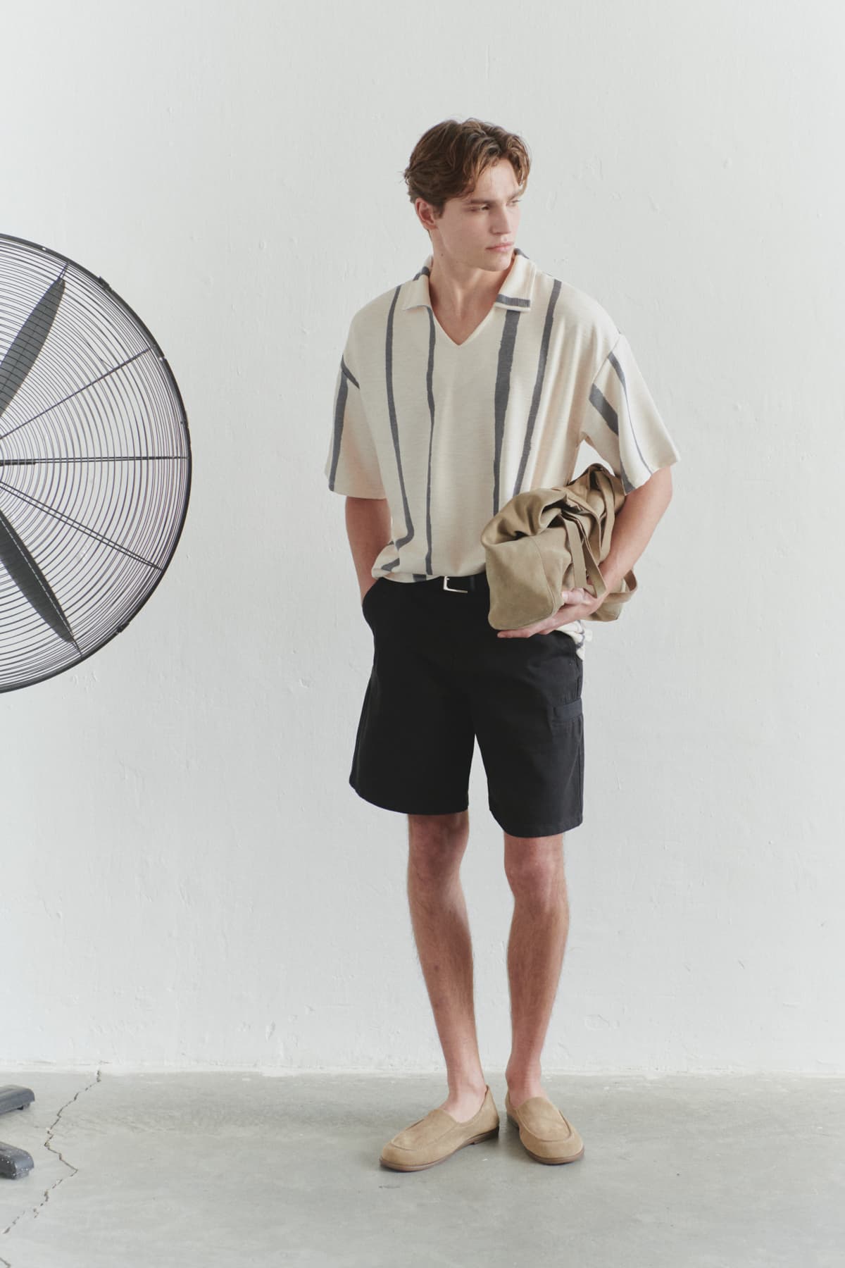 Limited Edition Erkek Siyah Gabardin Brit Kapamalı Yan Cep Detaylı Şort & Bermuda