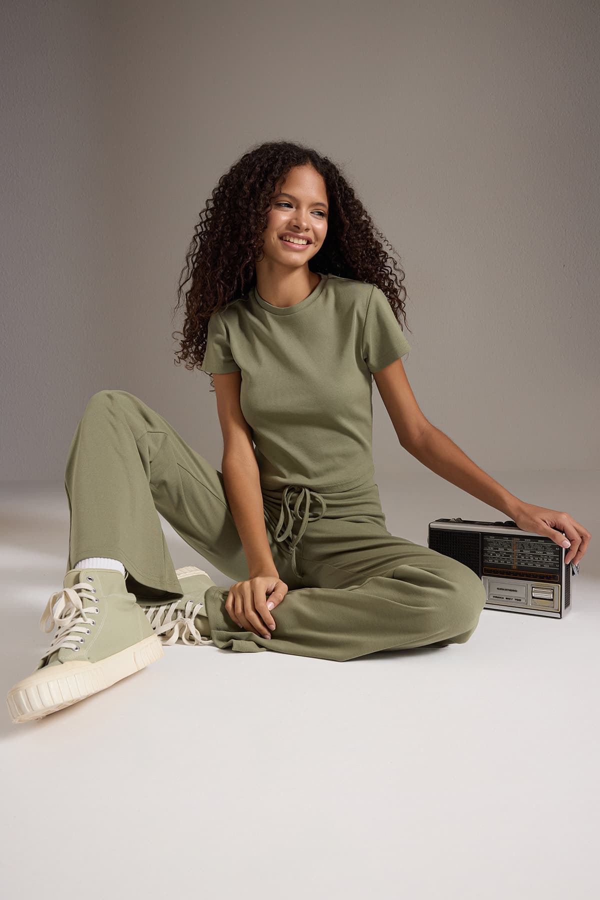 Trendyolmilla Haki Fitted/Vücuda Oturan Esnek Örme Alt-Üst Takım TWOSS25AU00053