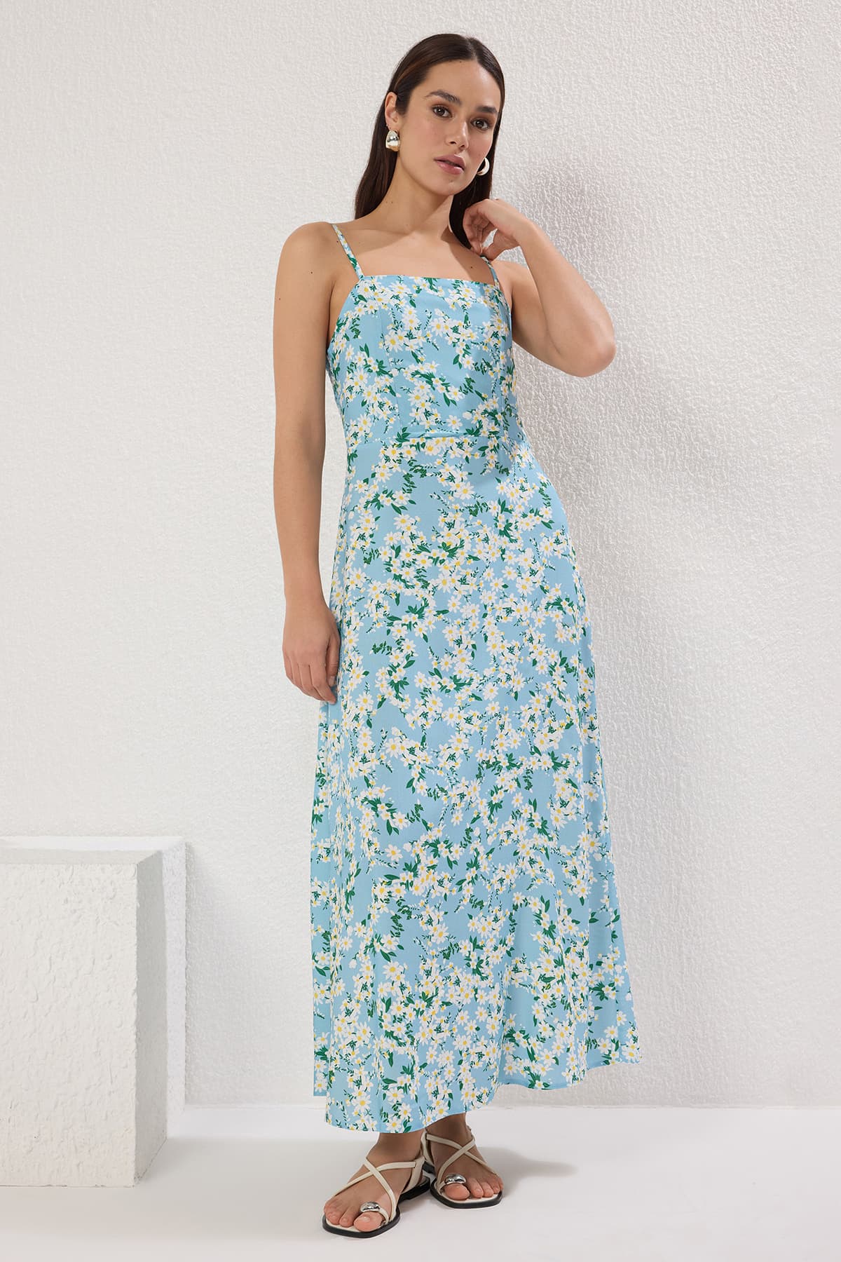 Trendyolmilla Mavi Düz Kesim Gipeli Maxi Dokuma Elbise TWOSS25EL00626