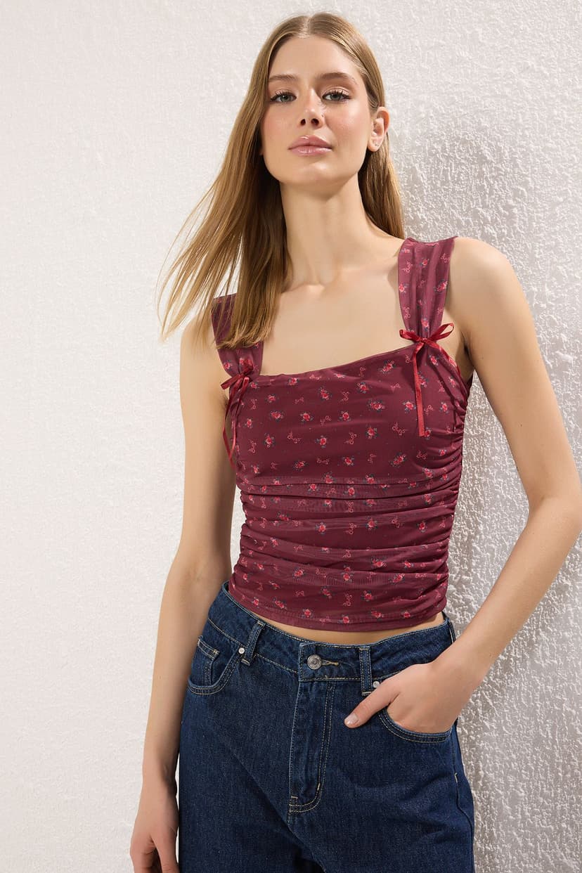 Bordo Çiçek Baskılı Astarlı Baskılı Tül Vücuda Oturan Crop Fiyonk Detaylı Örme Bluz