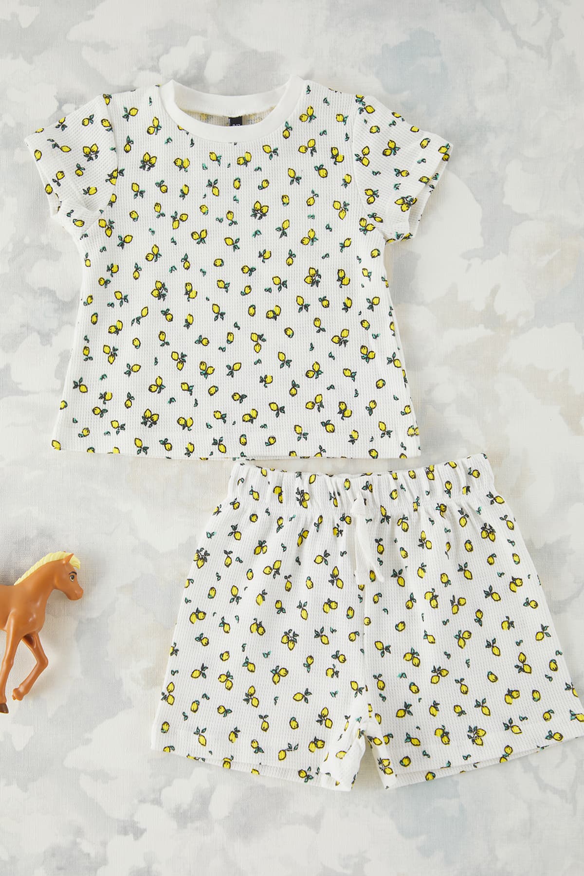 Trendyolmilla Kids Ekru Kız Bebek %100 Pamuk Limon Baskılı Örme Alt-Üst Takım TKDSS25AU00131