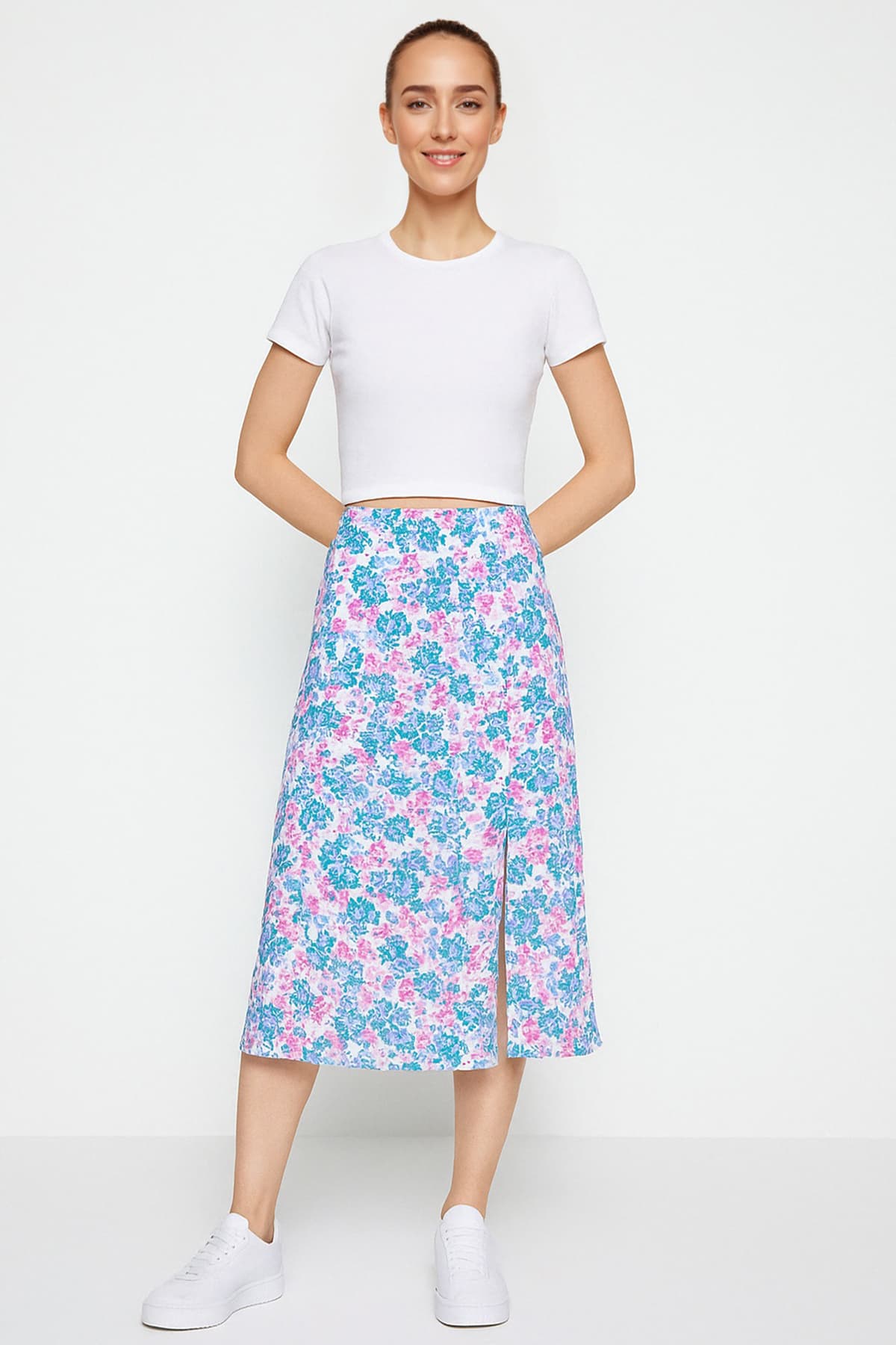 Indigo-Ekru Yırtmaç Detaylı Çiçek Desenli Viskon Kumaşlı Midi Dokuma Etek