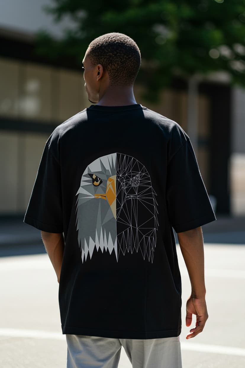 Trendyolmilla Man Siyah Oversize/Geniş Kesim Sırt Kartal Baskılı %100 Pamuk T-Shirt TMNSS25TS00117