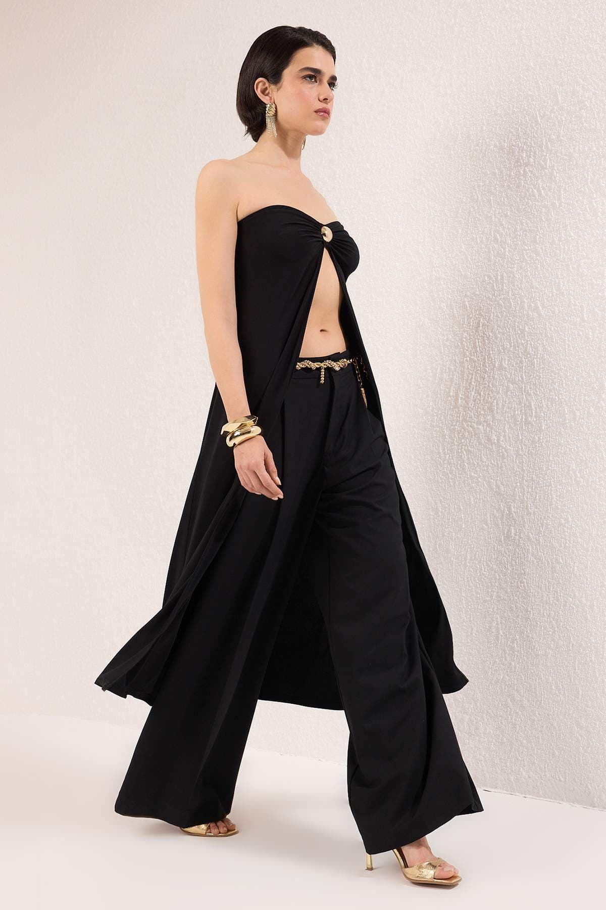 Siyah Kalp Yaka Aksesuar Detaylı Örme Sandy Party Bluz