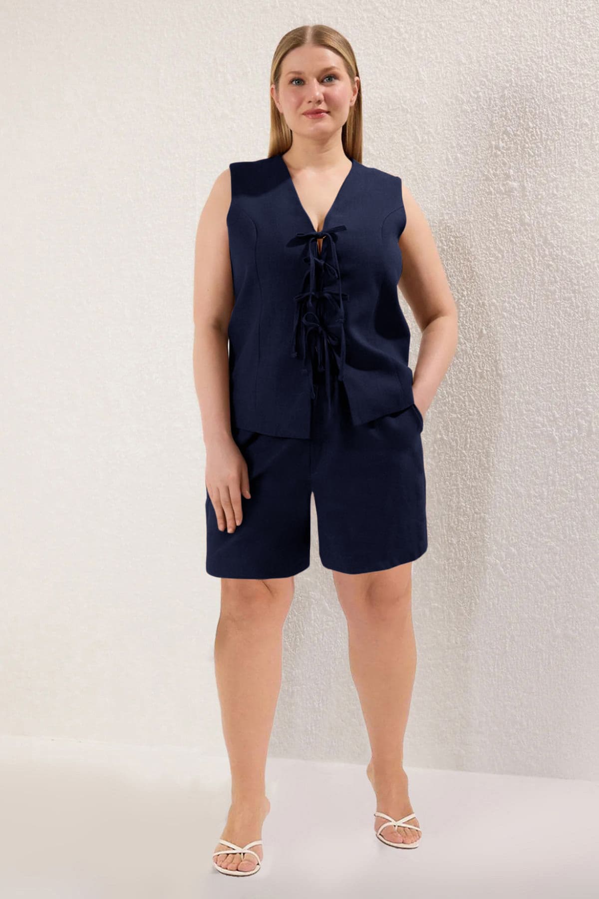 Trendyolmilla Curve Lacivert Bağcıklı Dokuma Büyük Beden Bluz & Şort Alt - Üst Takım TBBSS25CP00028