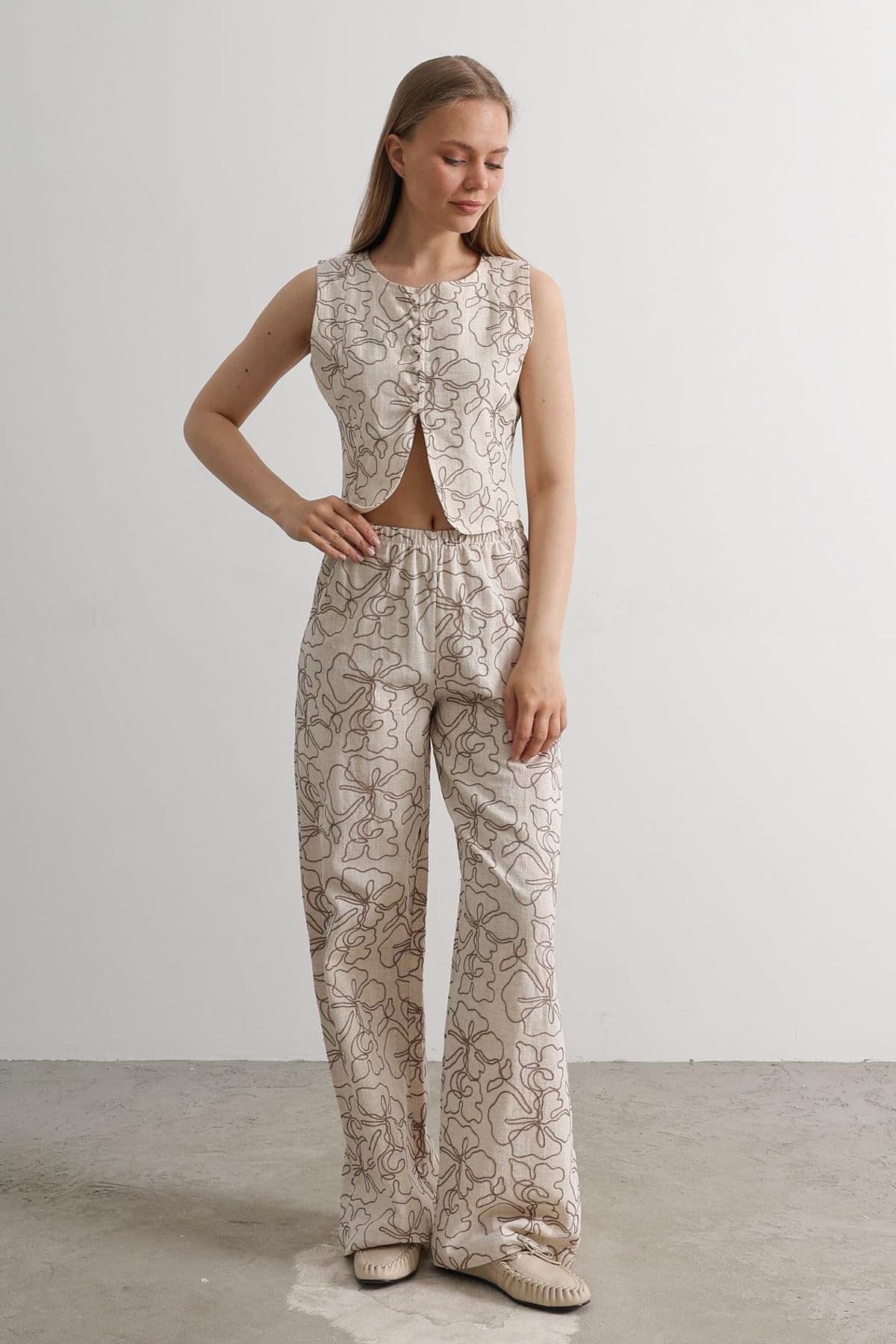 Trendyolmilla Taş Çiçekli Yelek Pantolon Dokuma Alt - Üst Takım TWOSS25AU00126