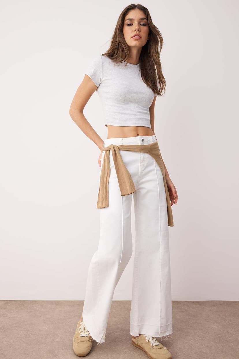 Trendyolmilla Beyaz Yüksek Bel Nervür Detaylı Paça Kesikli Wide Leg Jeans TWOSS25JE00310