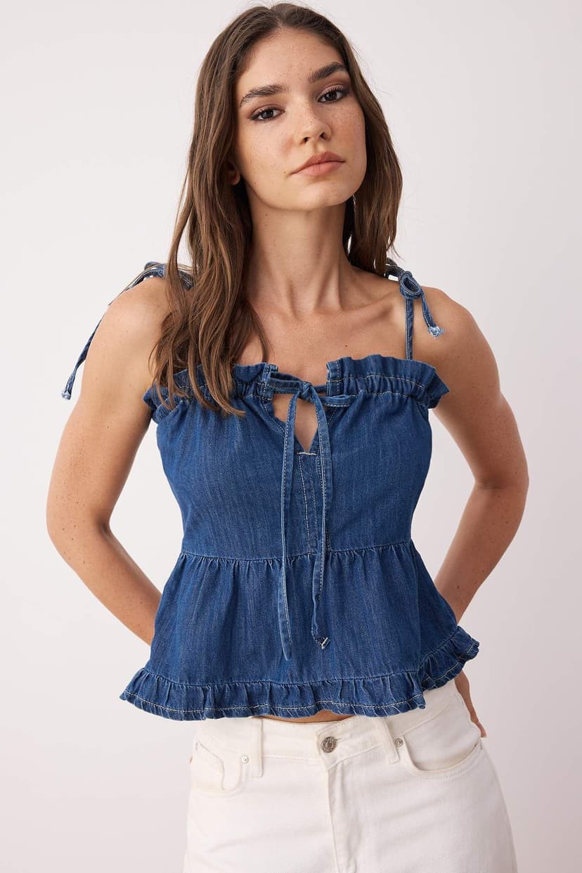 Trendyolmilla Mavi Omuzdan Bağlamalı Etek Ucu Fıfırlı Denim Bluz TWOSS25BZ00434