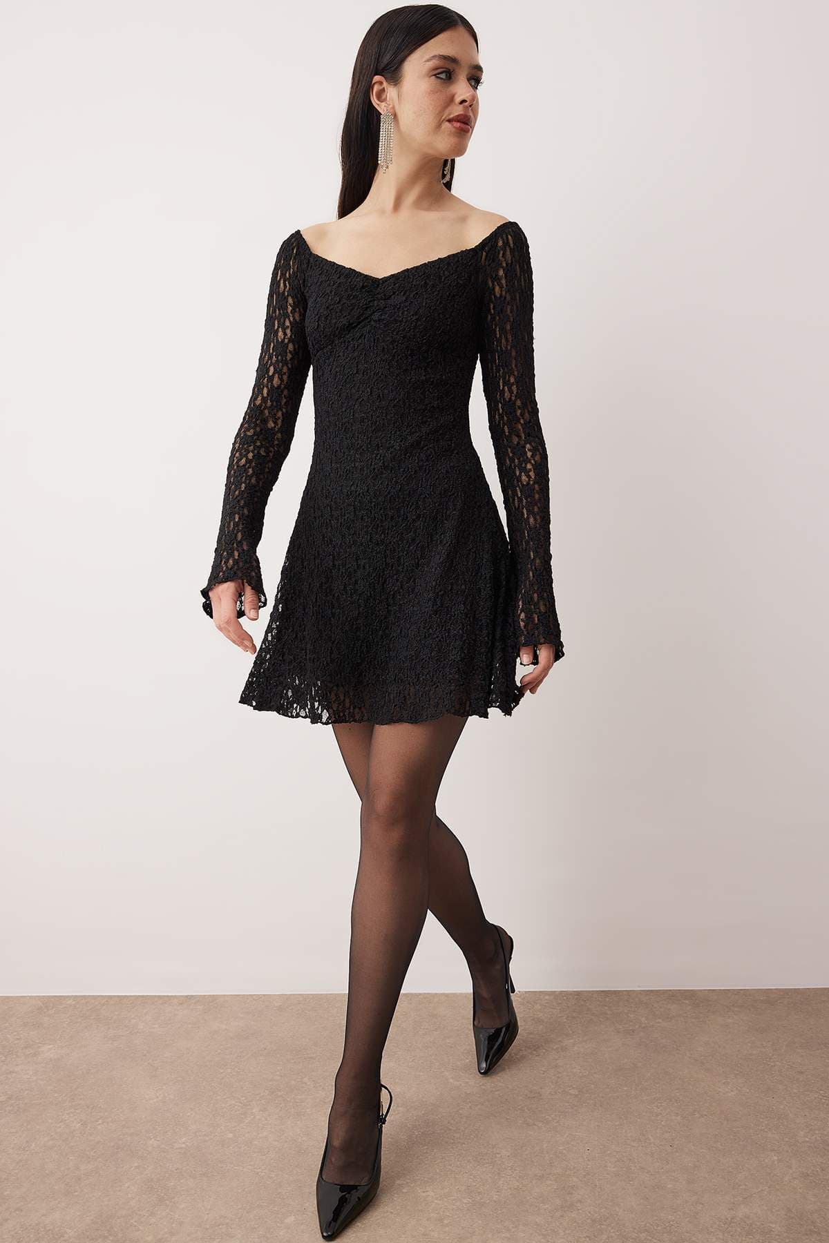 Trendyolmilla Siyah Örme Dantel Kısa / Mini Astarlı Elbise TPRAW26EL00146